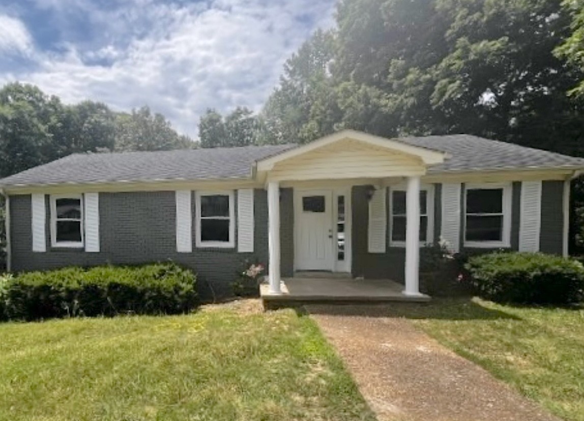 630 Lakeview Cir