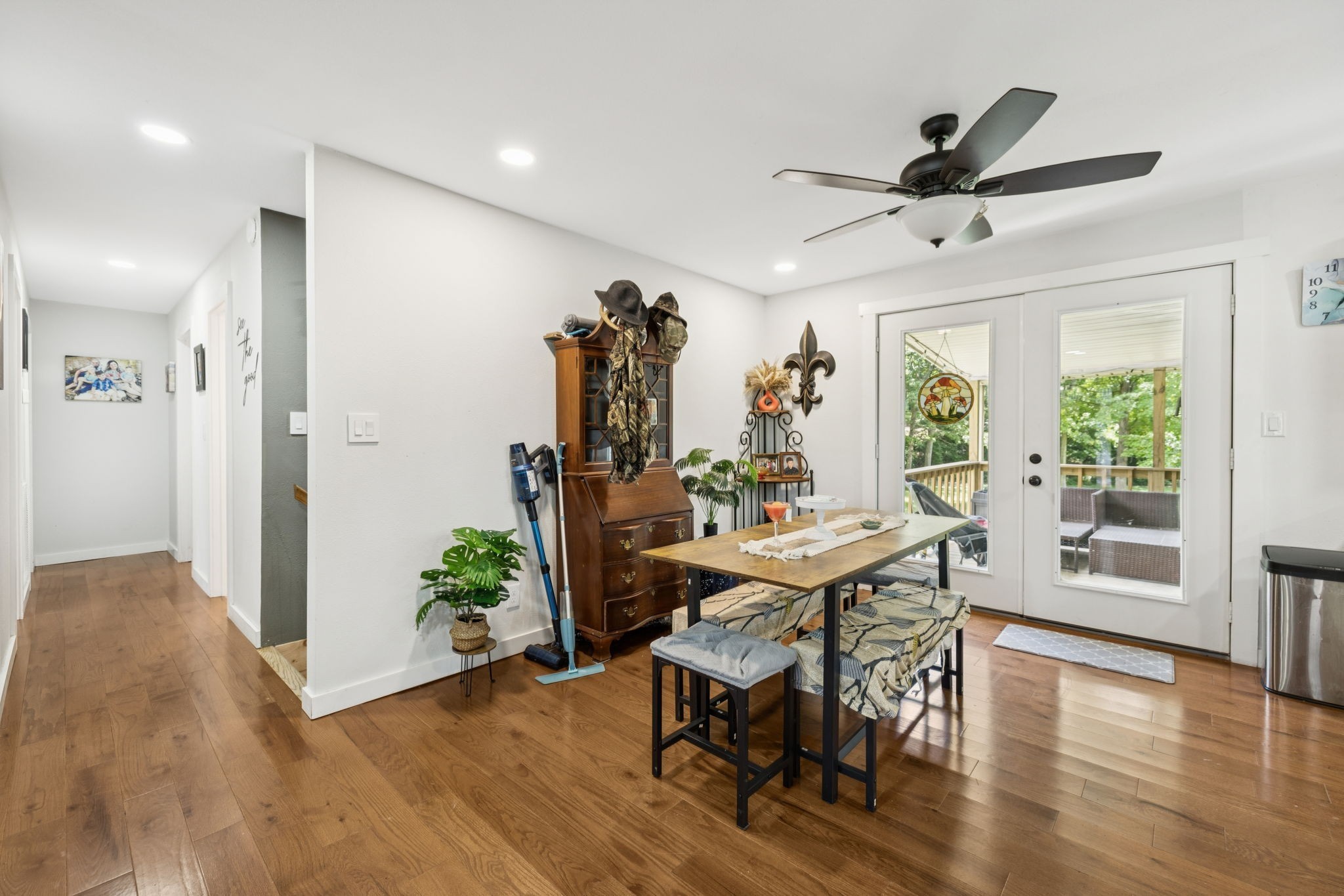 630 Lakeview Cir