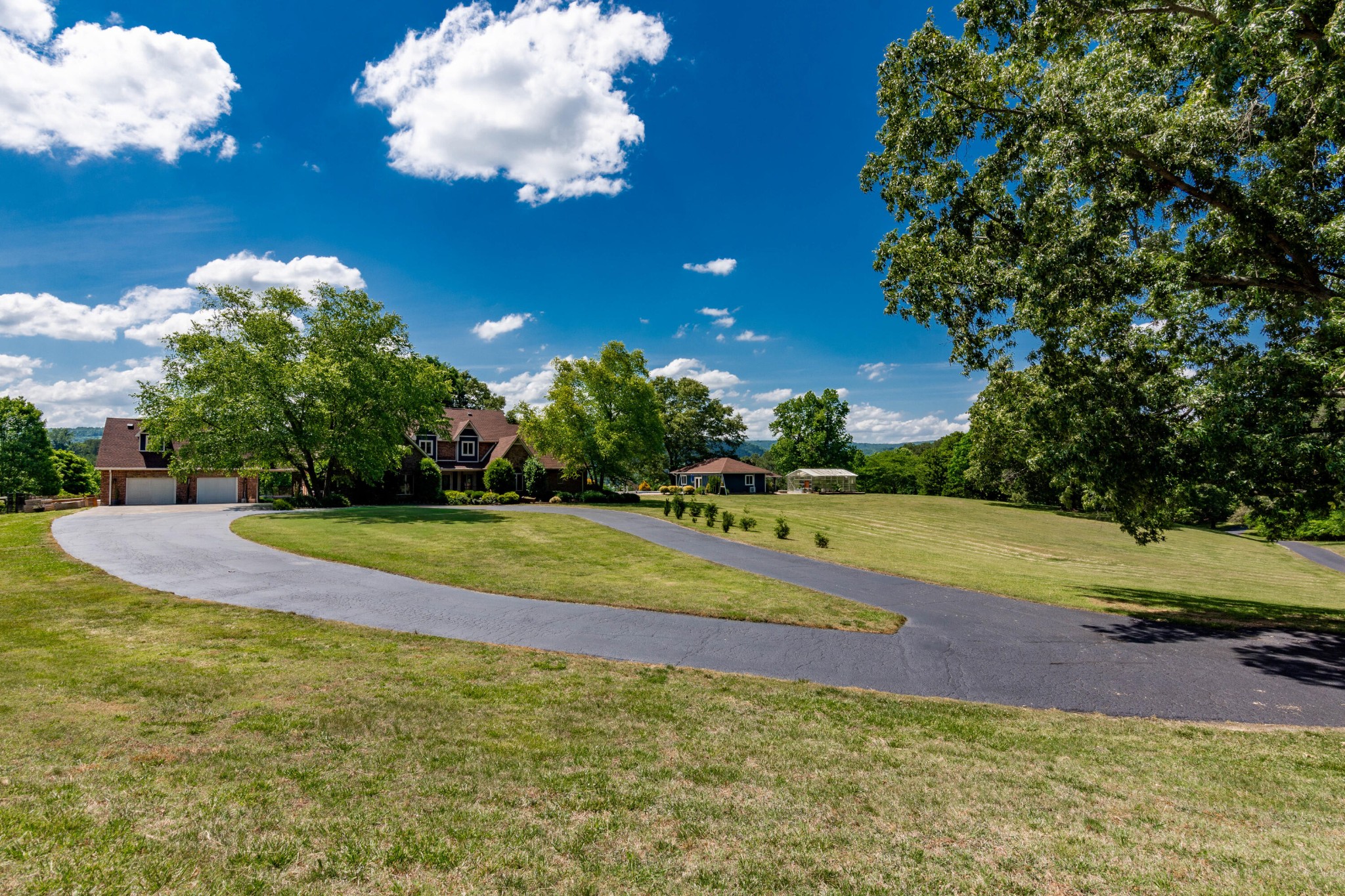 320 Crestview Lane