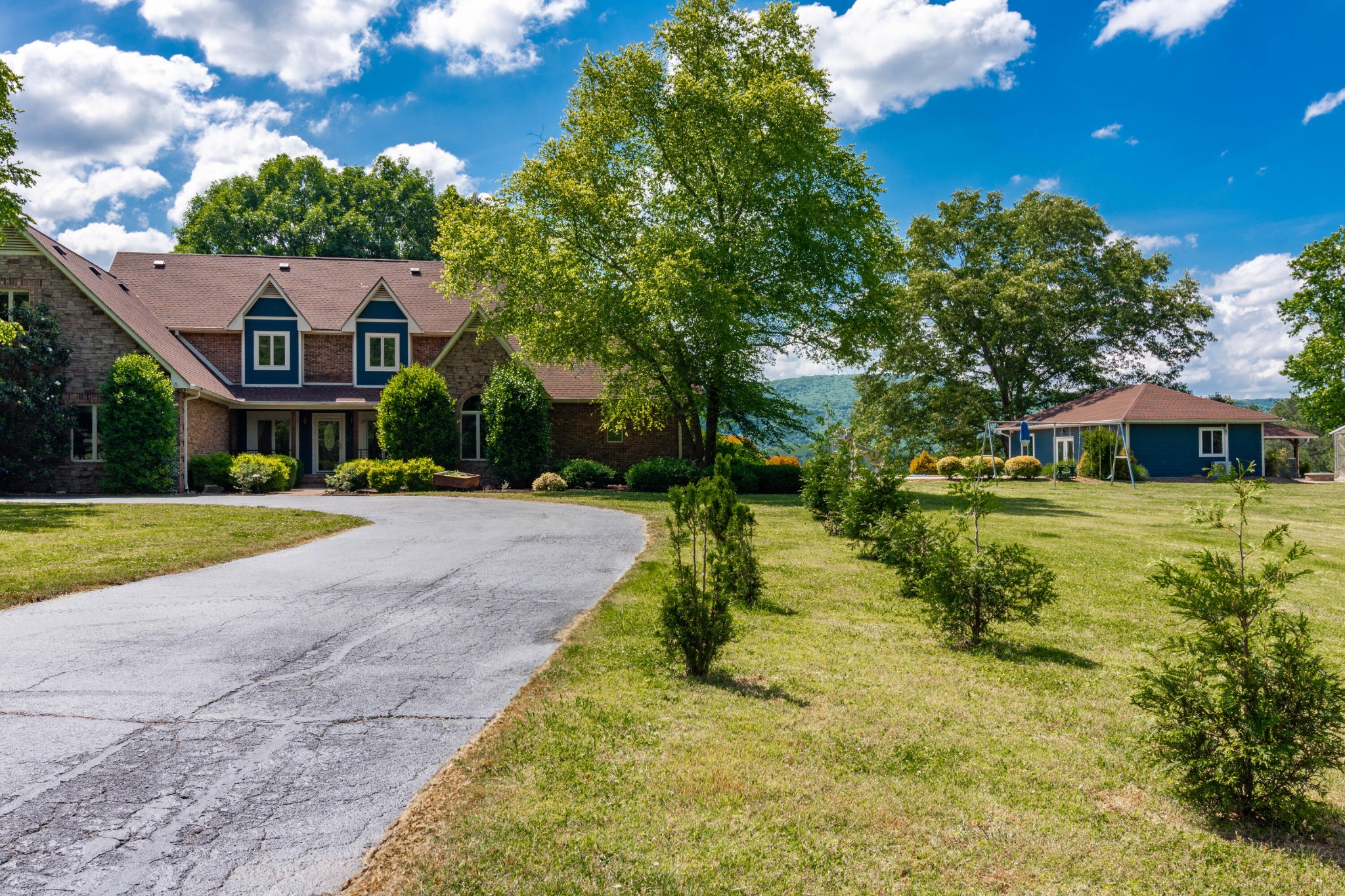 320 Crestview Lane