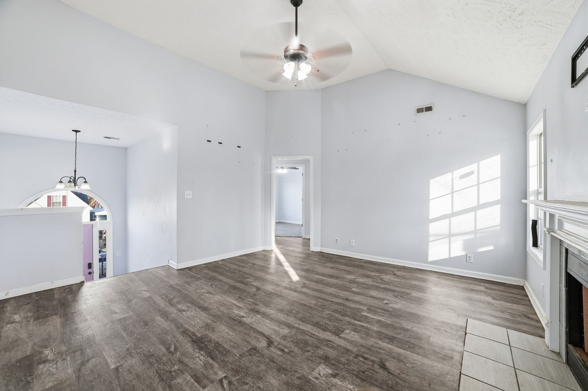 1391 Constitution Dr