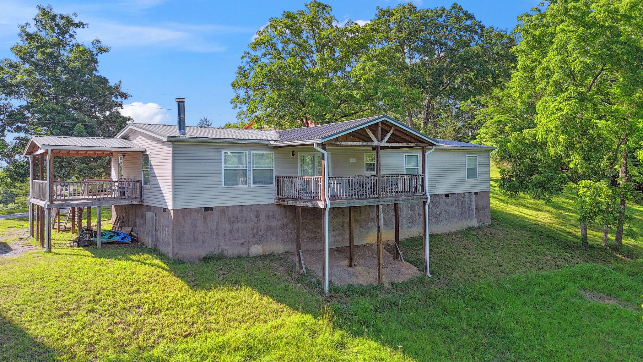 1366 Paradise Lane
