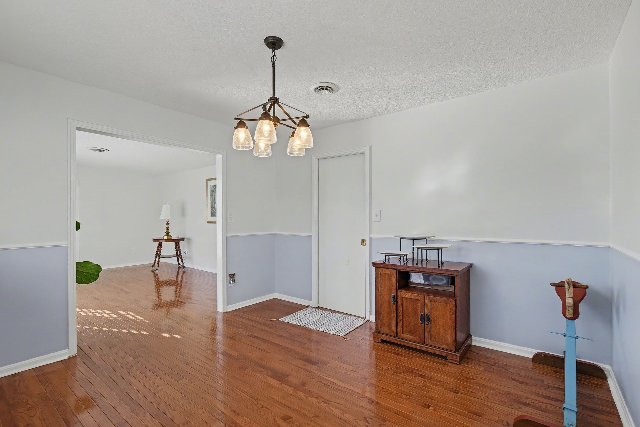 225 Hickory Hill Dr