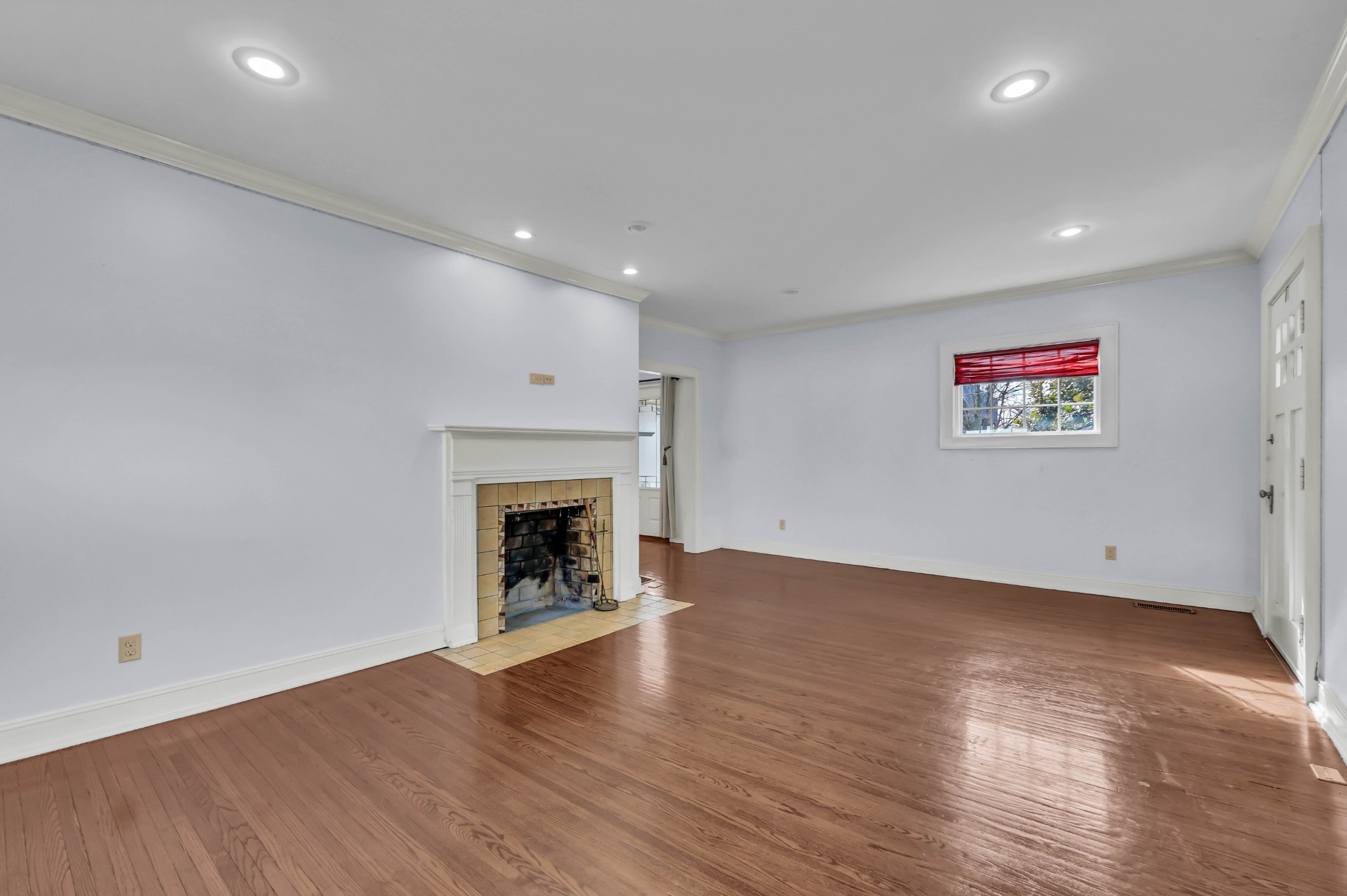 2122 S Main St