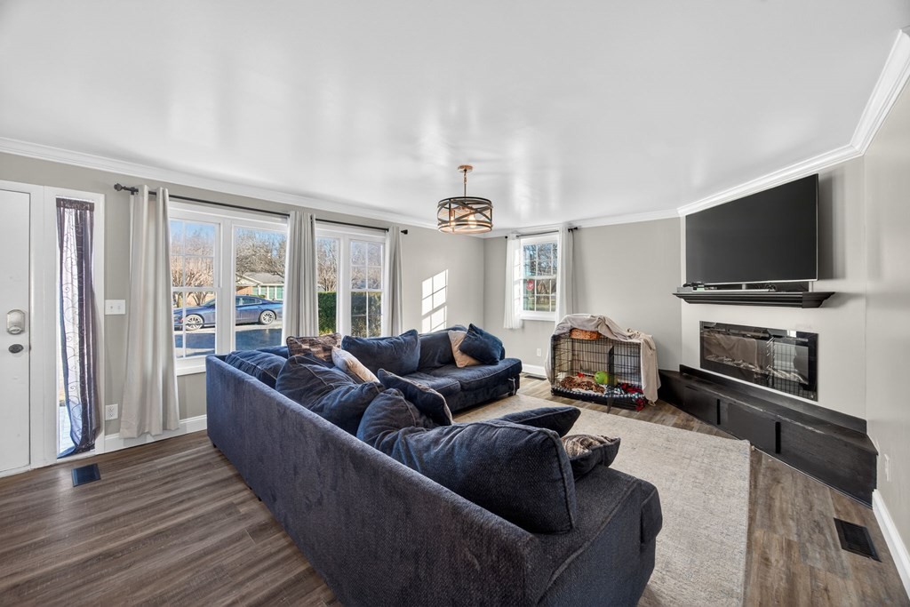 385 Campbell Dr