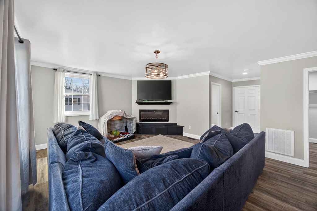 385 Campbell Dr