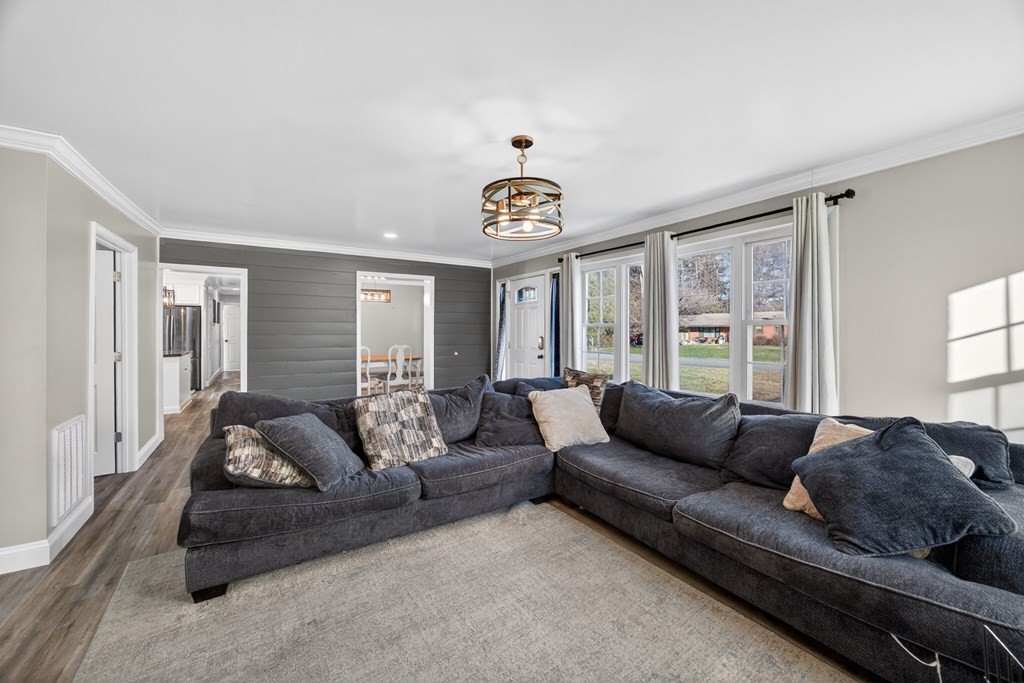 385 Campbell Dr