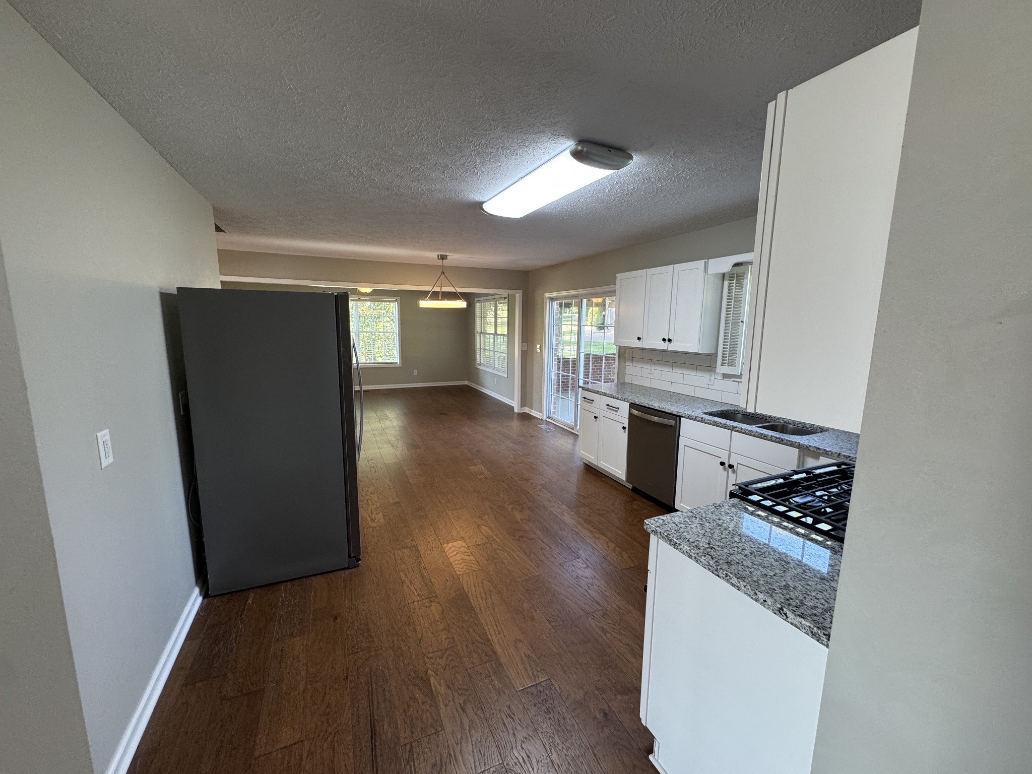 1805 Pointe Ct