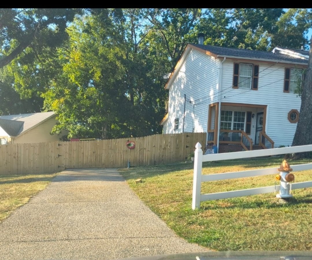 700 Luann Ct