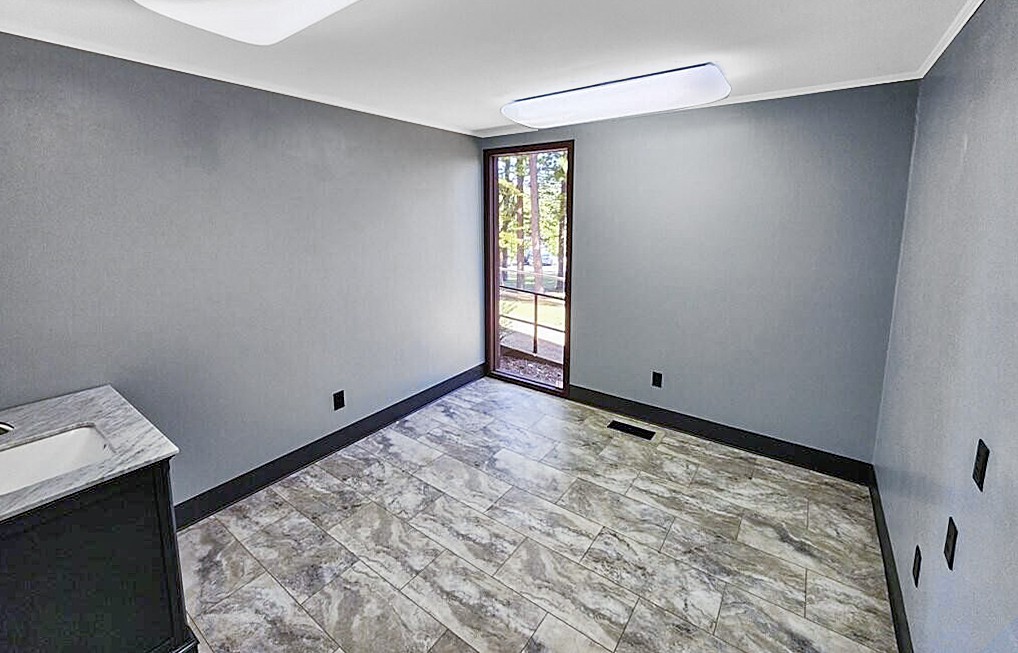 395 River Rd
