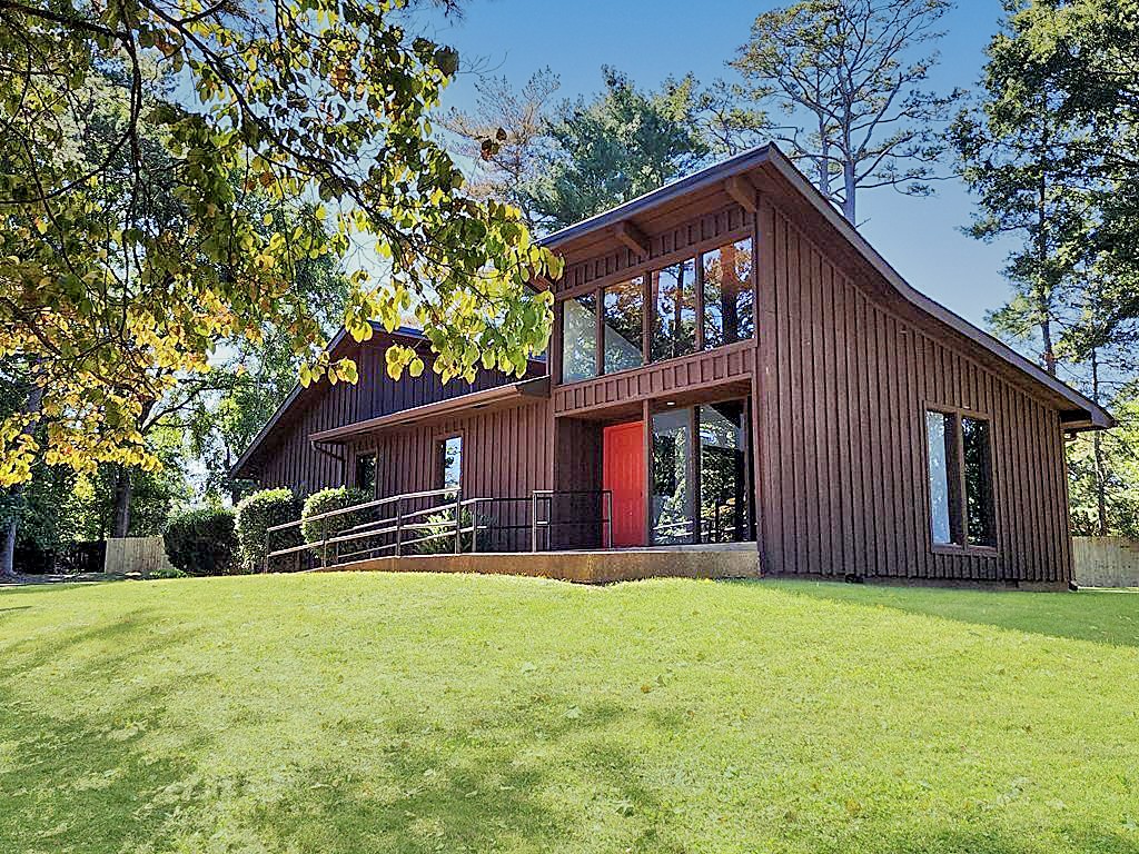 395 River Rd