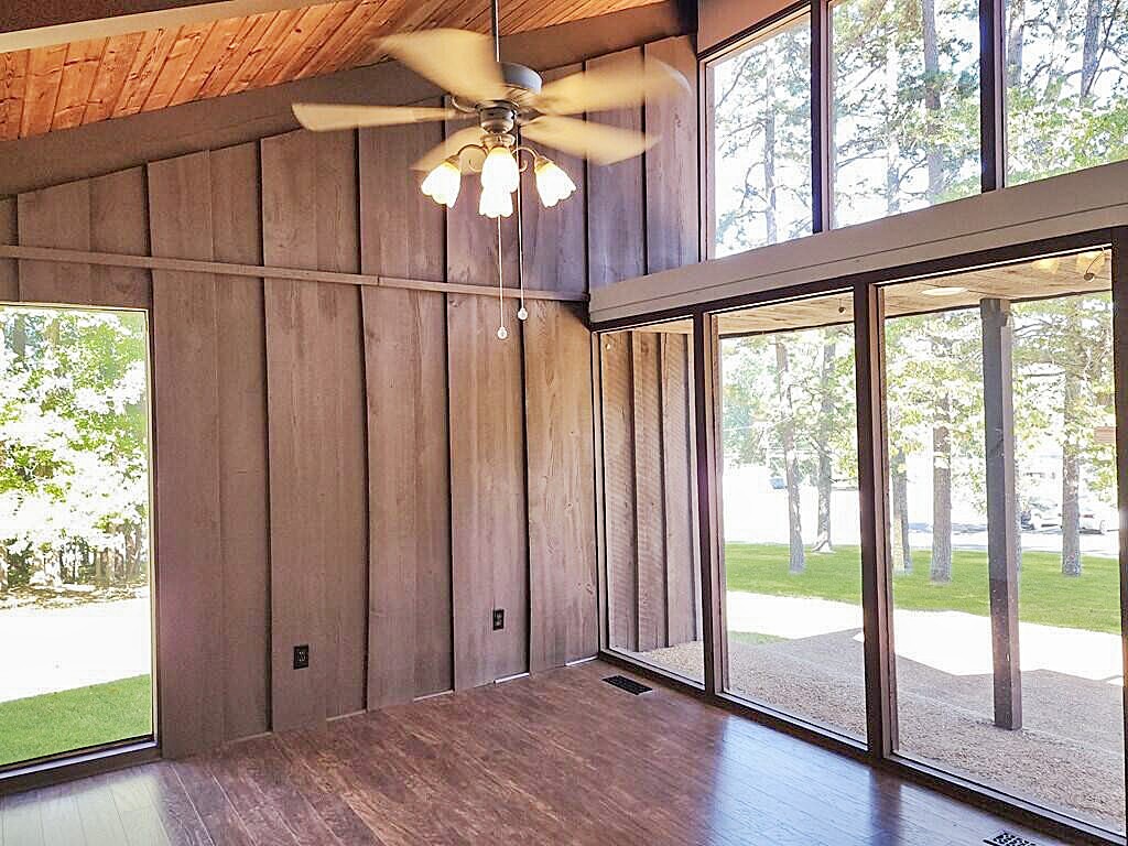 395 River Rd