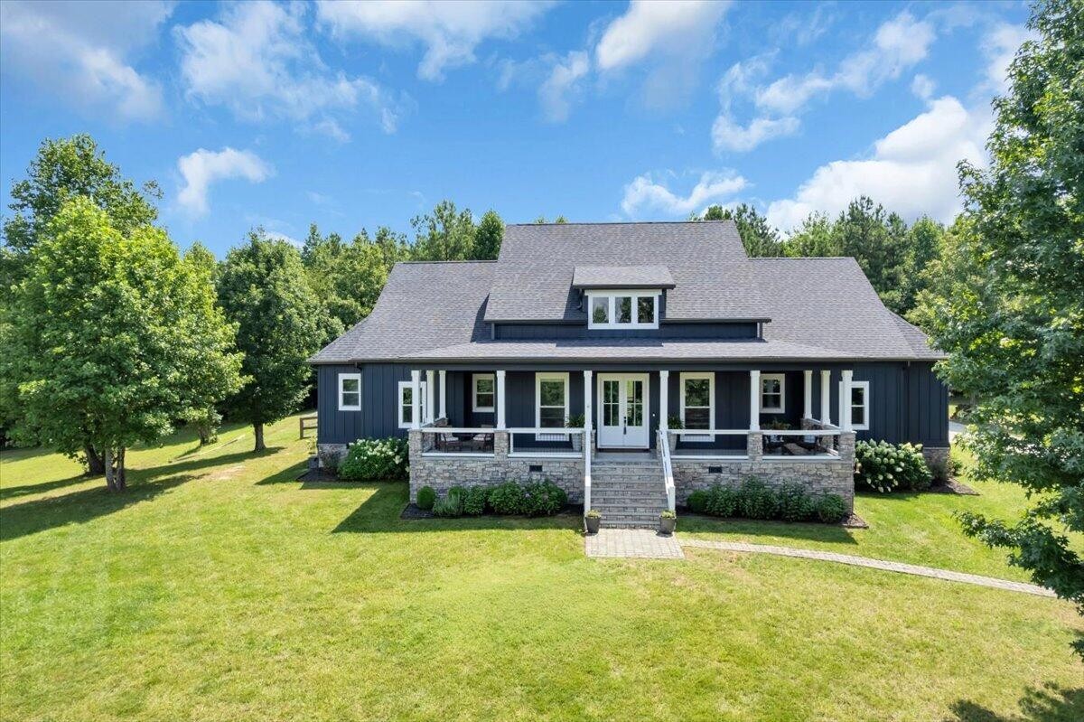 1115 River Bluffs Drive