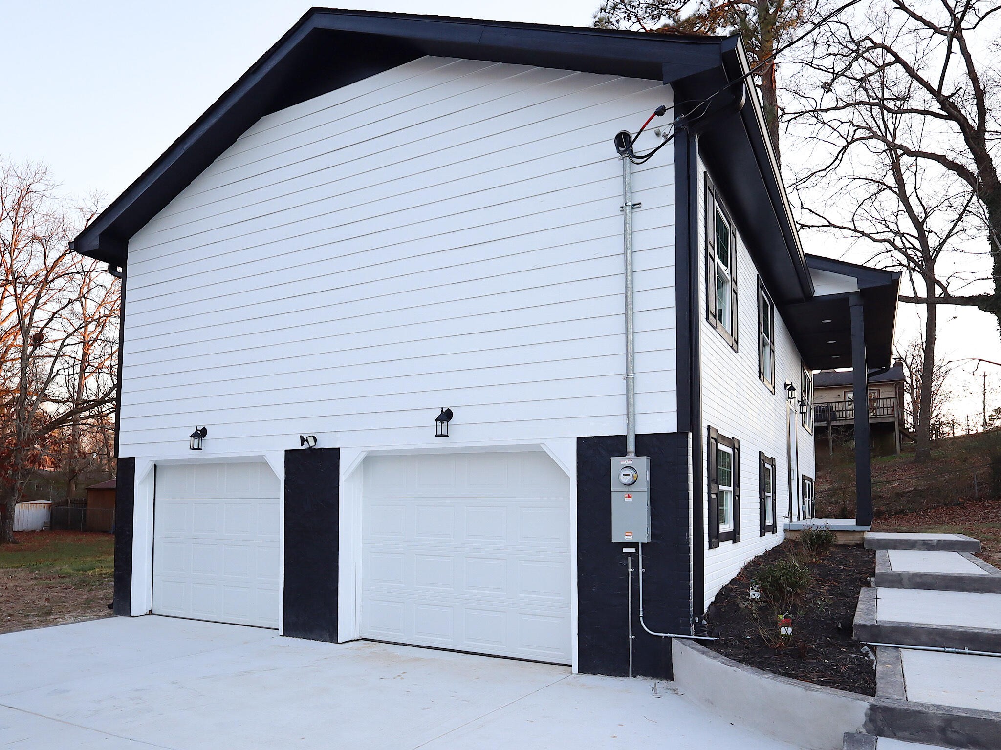 2512 Maplewood Drive