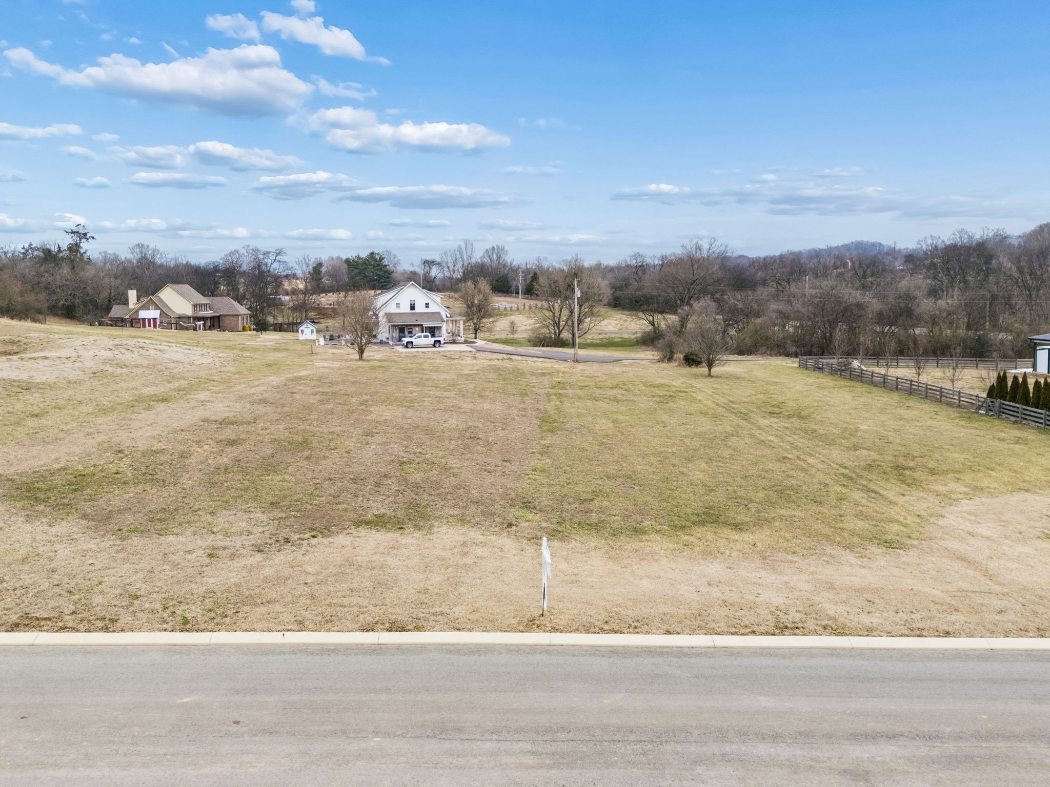 102 Heirloom Ln