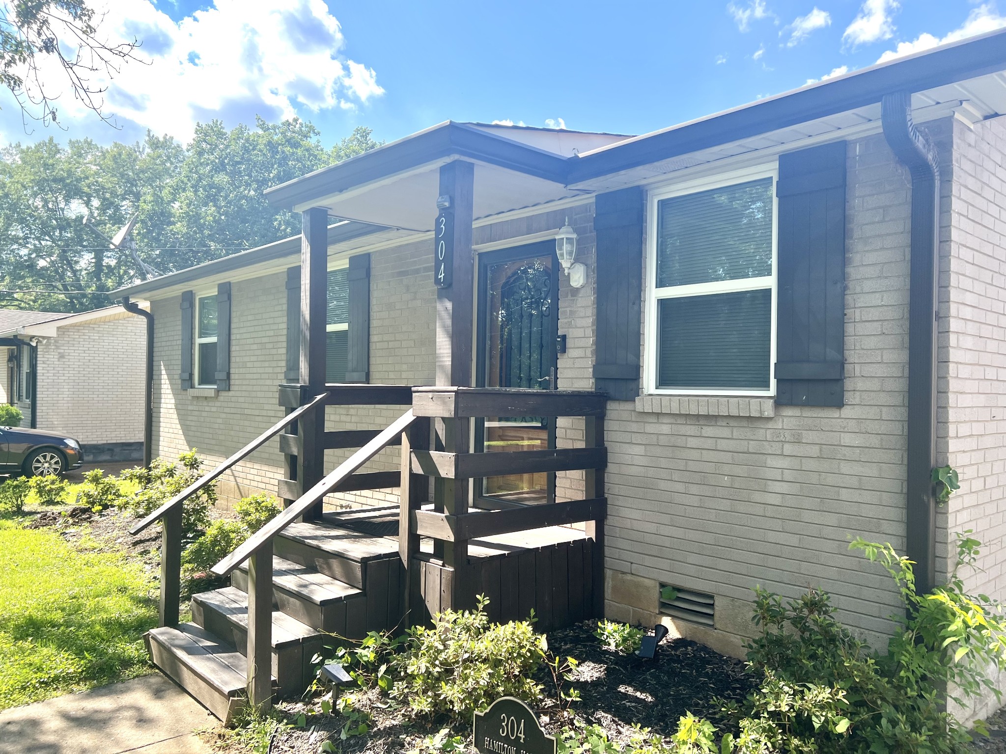 304 Hardison Dr