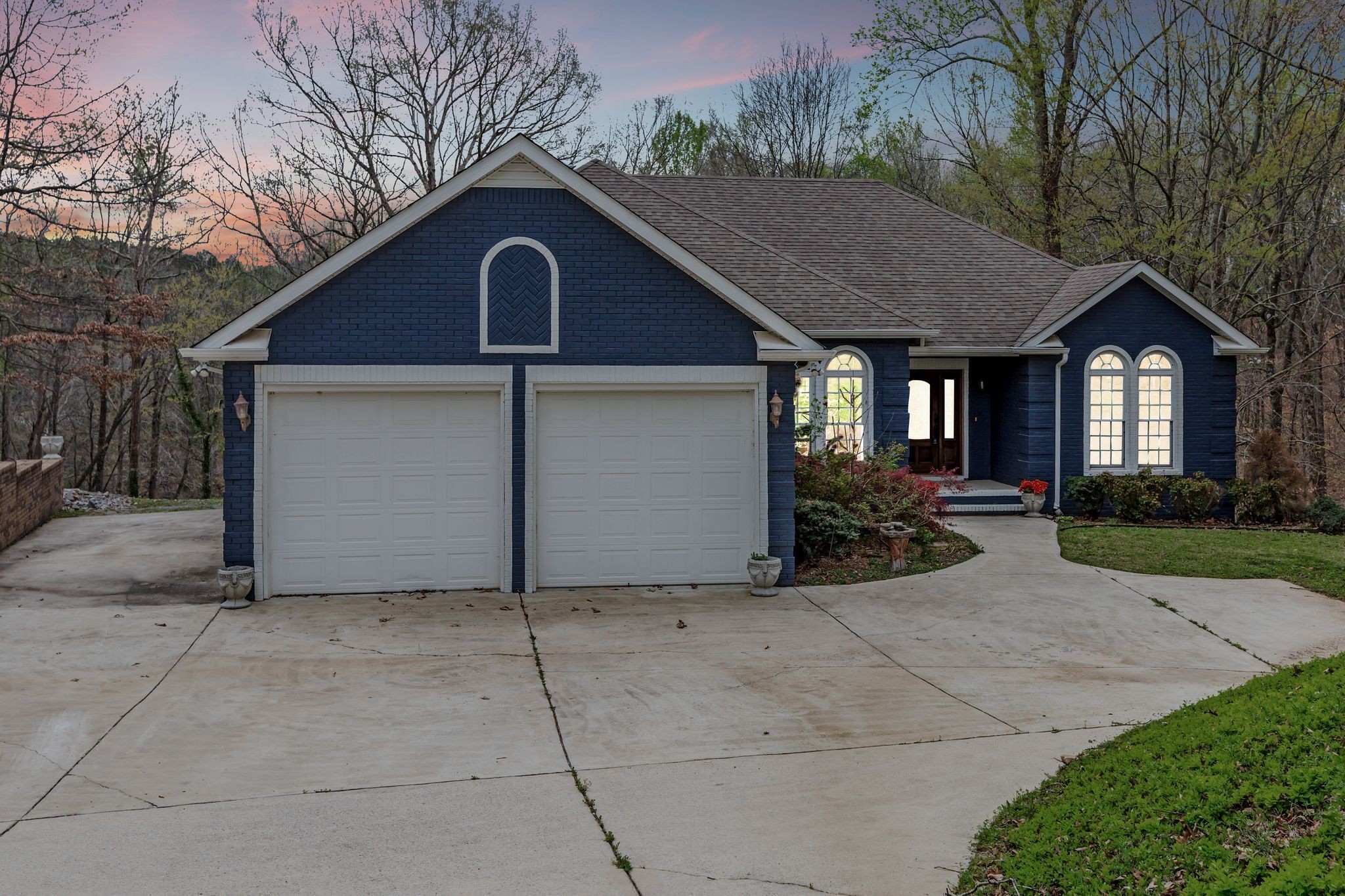 282 Owl Hollow Ln