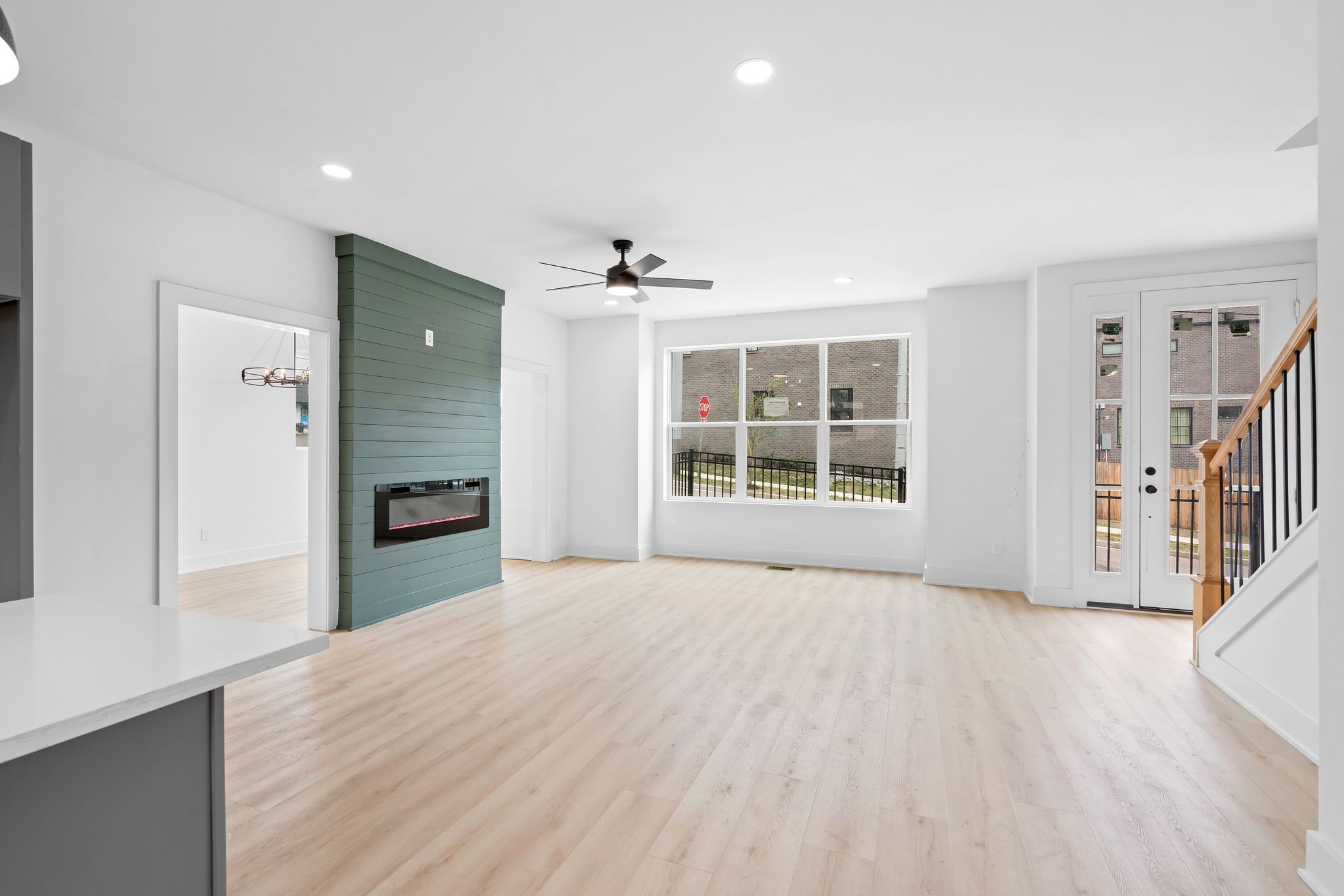 3123 River Dr