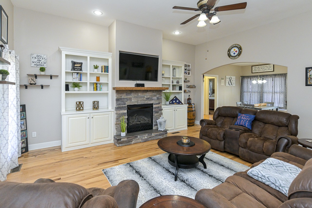 182 Old Camargo Rd