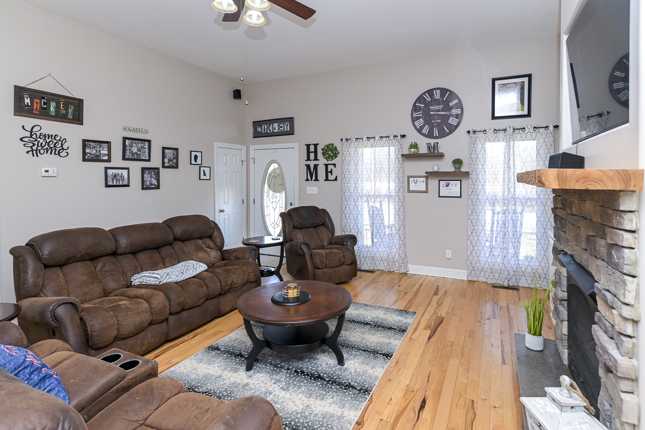 182 Old Camargo Rd