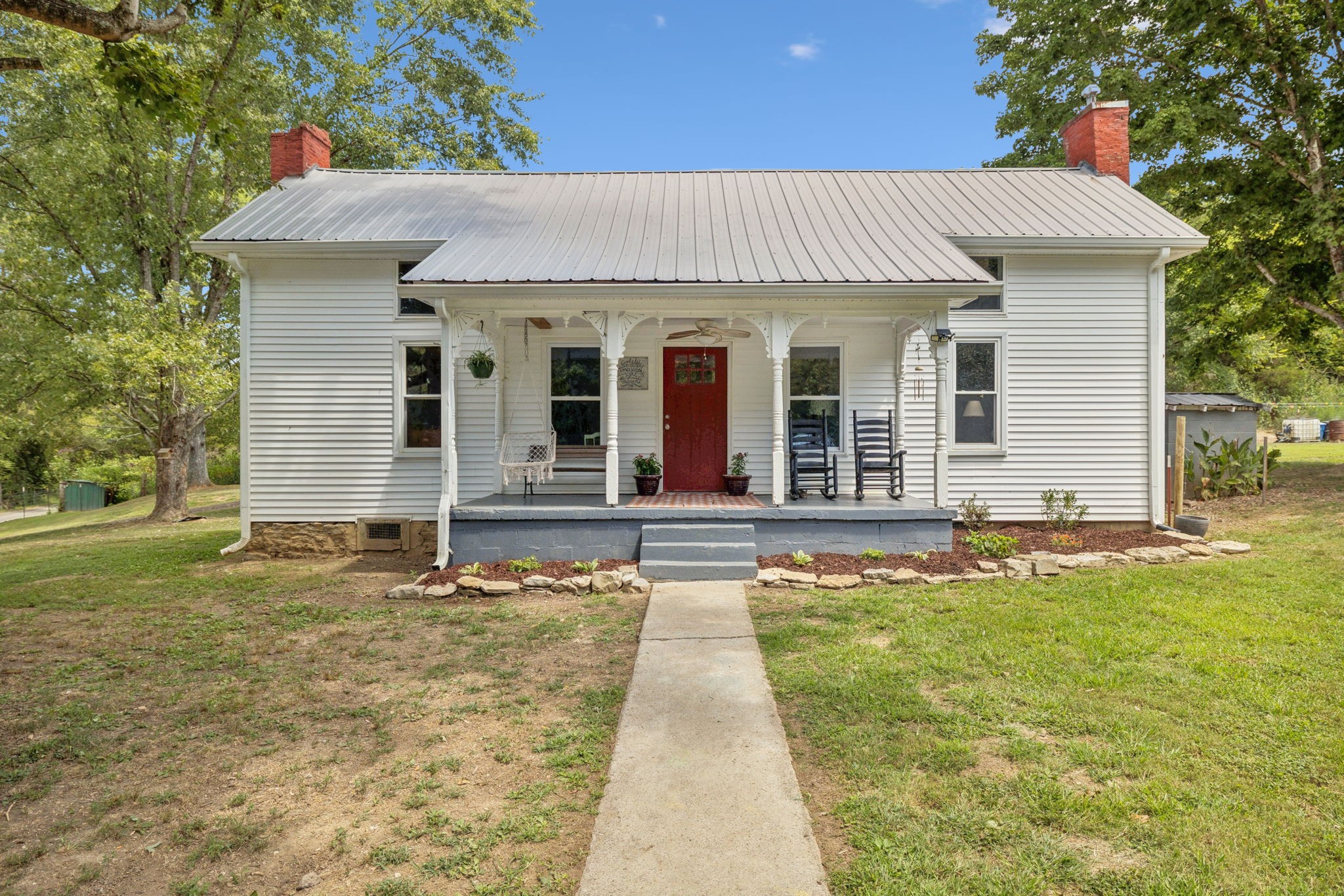 860 Golden Hollow Rd