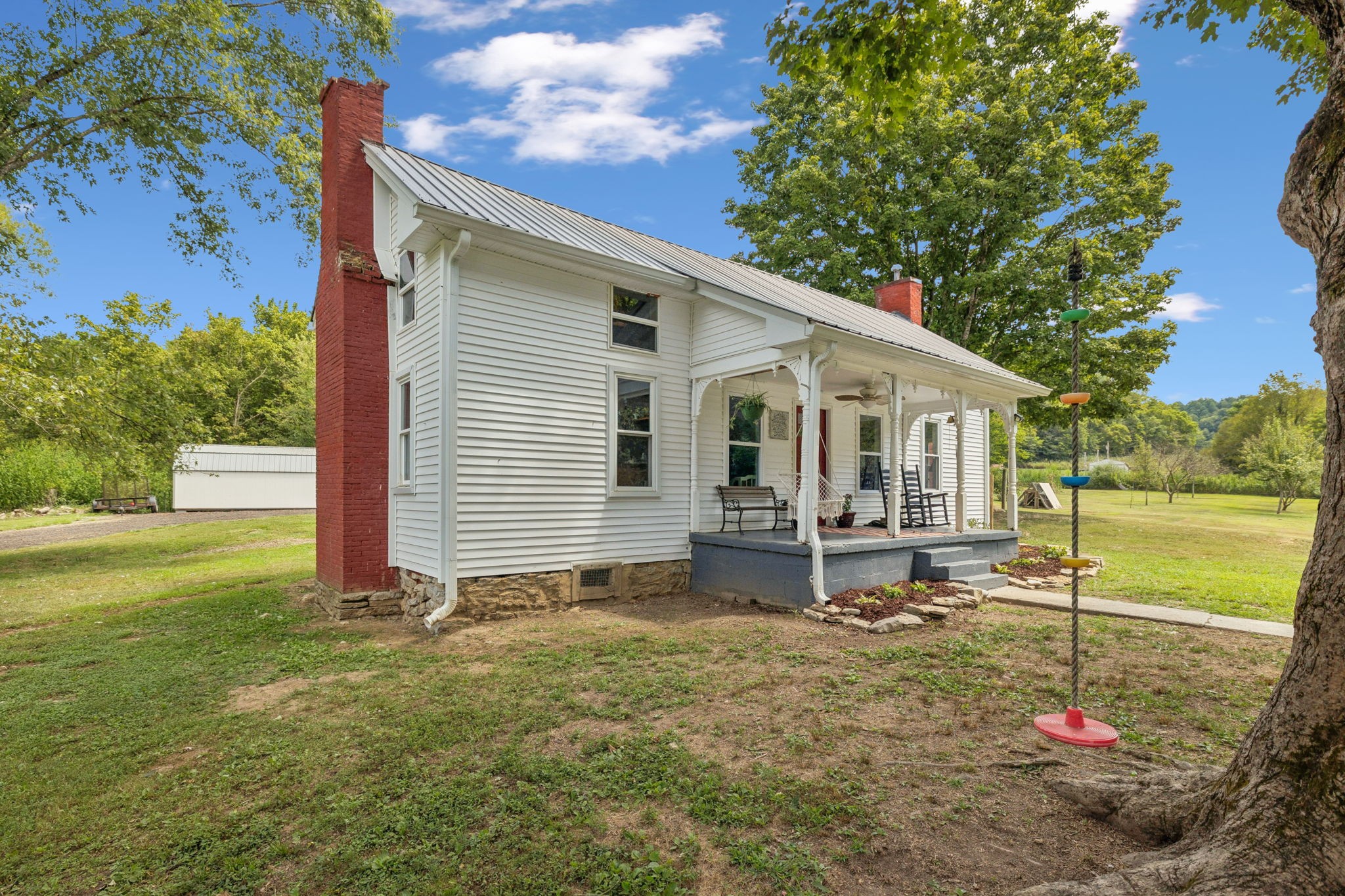 860 Golden Hollow Rd