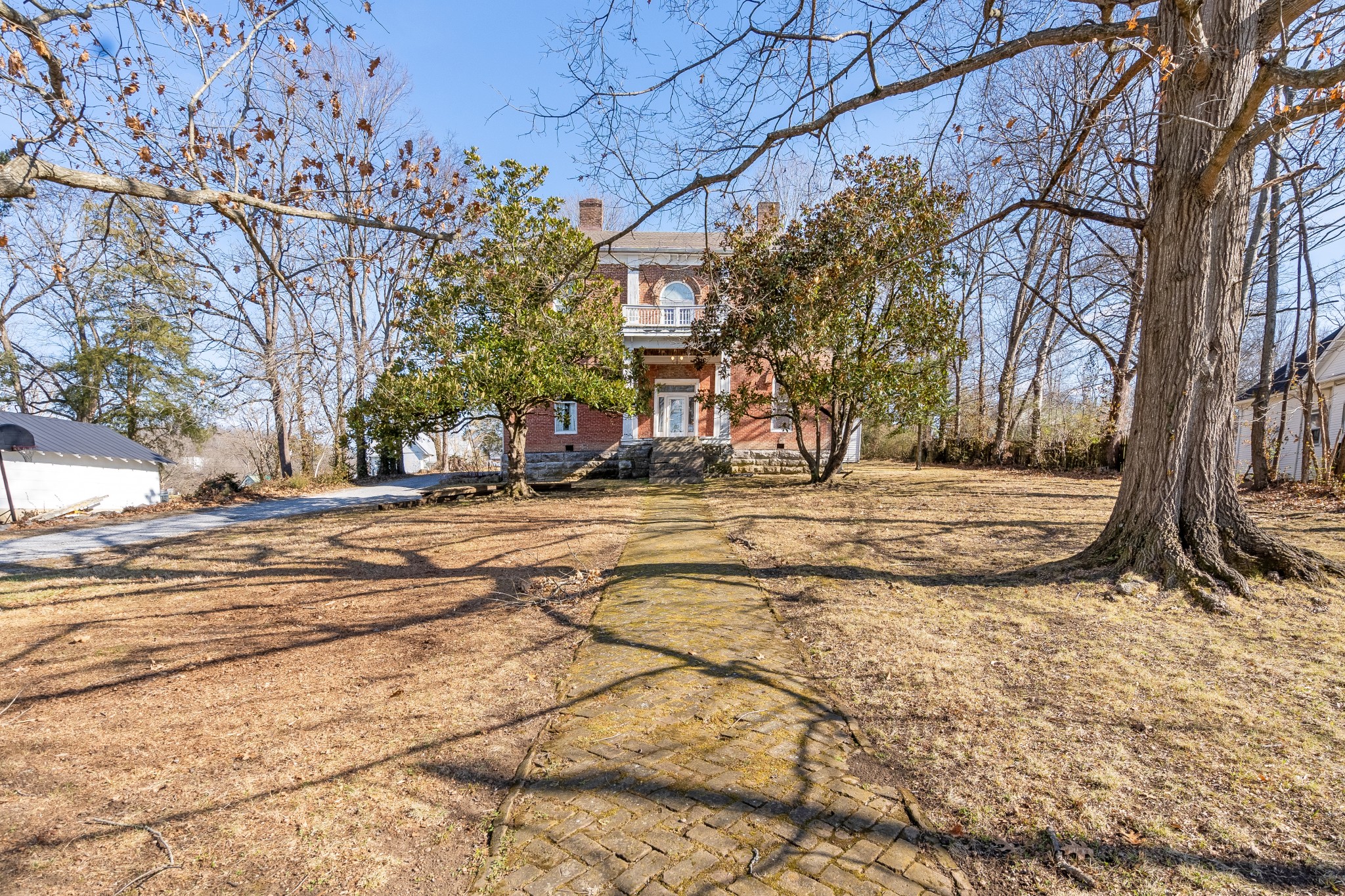 307 Vine St, S