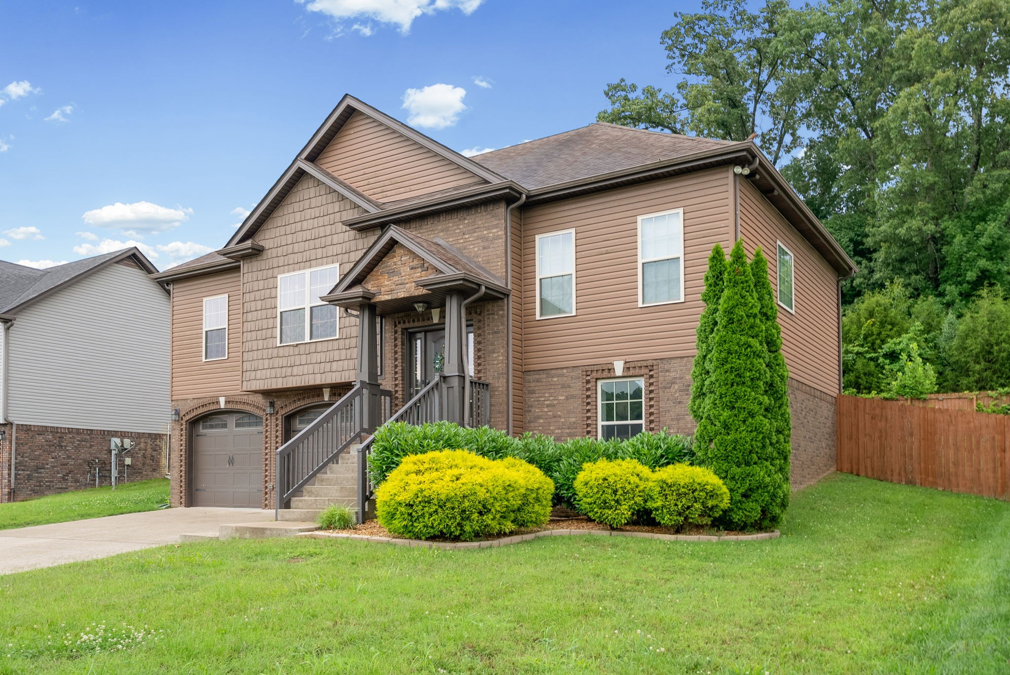 1284 Viewmont Dr