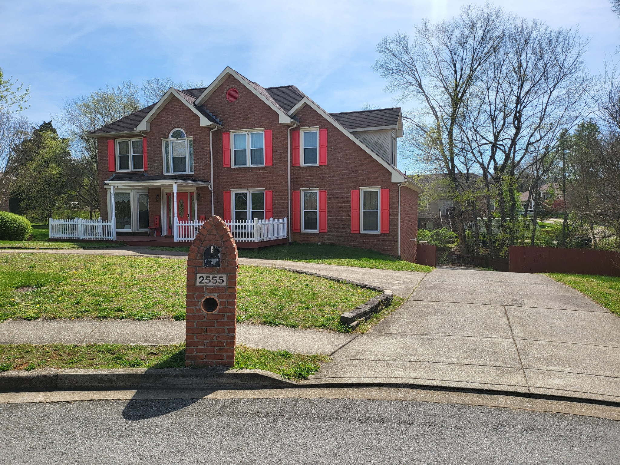2555 Stone Briar Dr