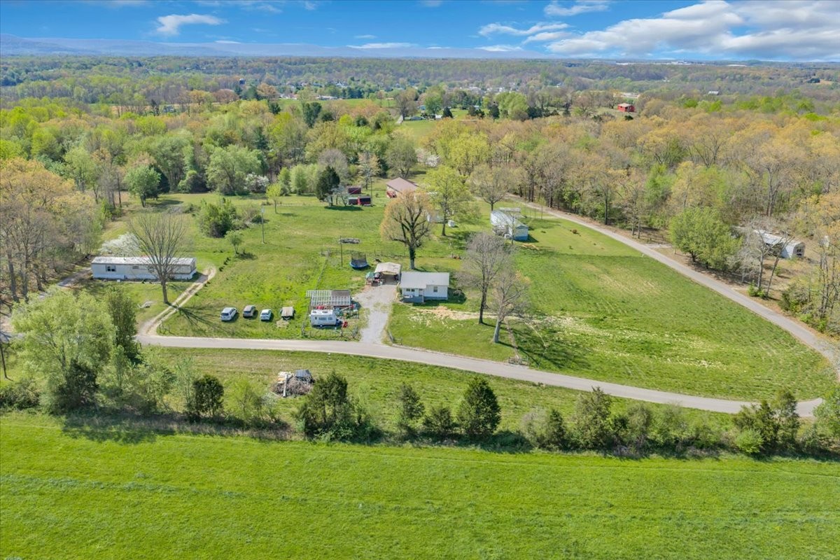 784 Burch Ln