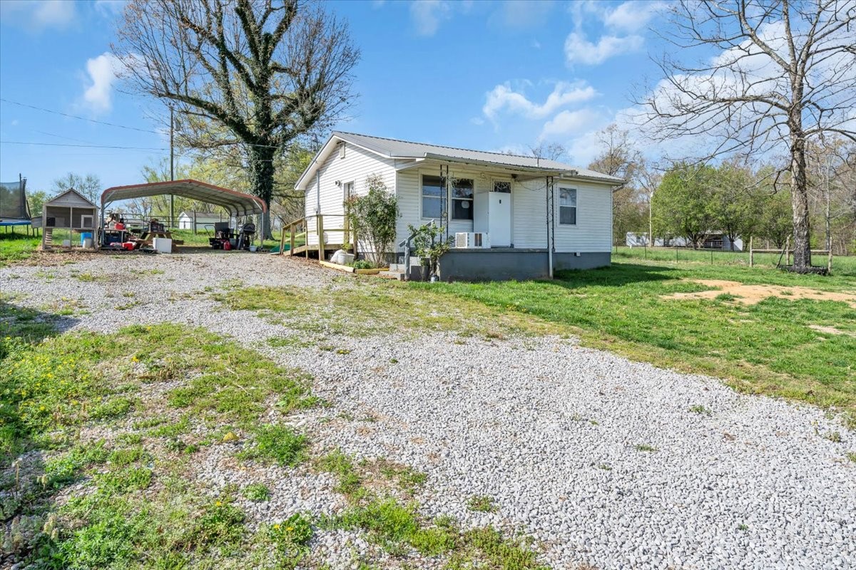 784 Burch Ln