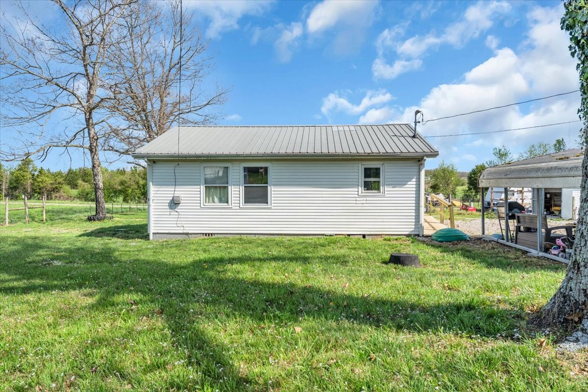 784 Burch Ln