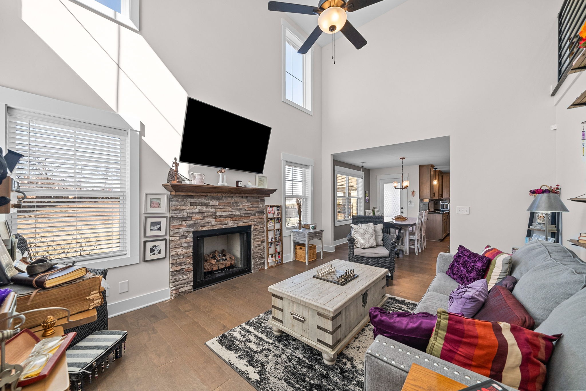 1525 Collins View Way