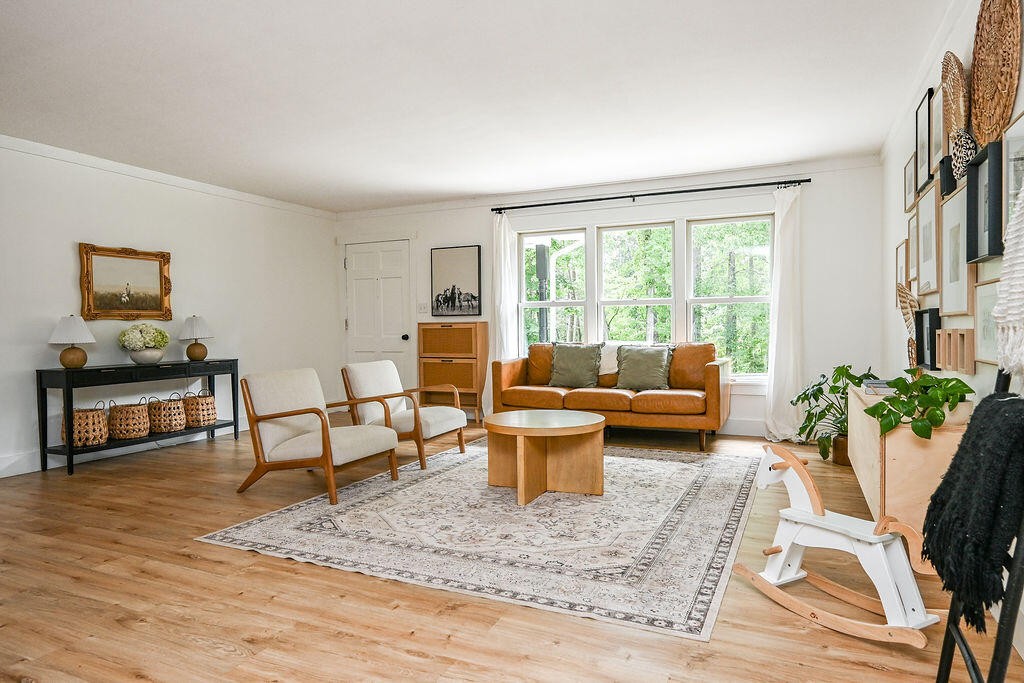 355 Apache Trail, NW