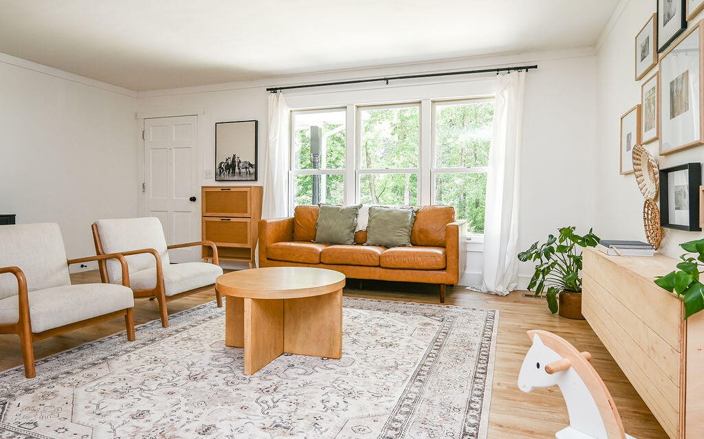 355 Apache Trail, NW