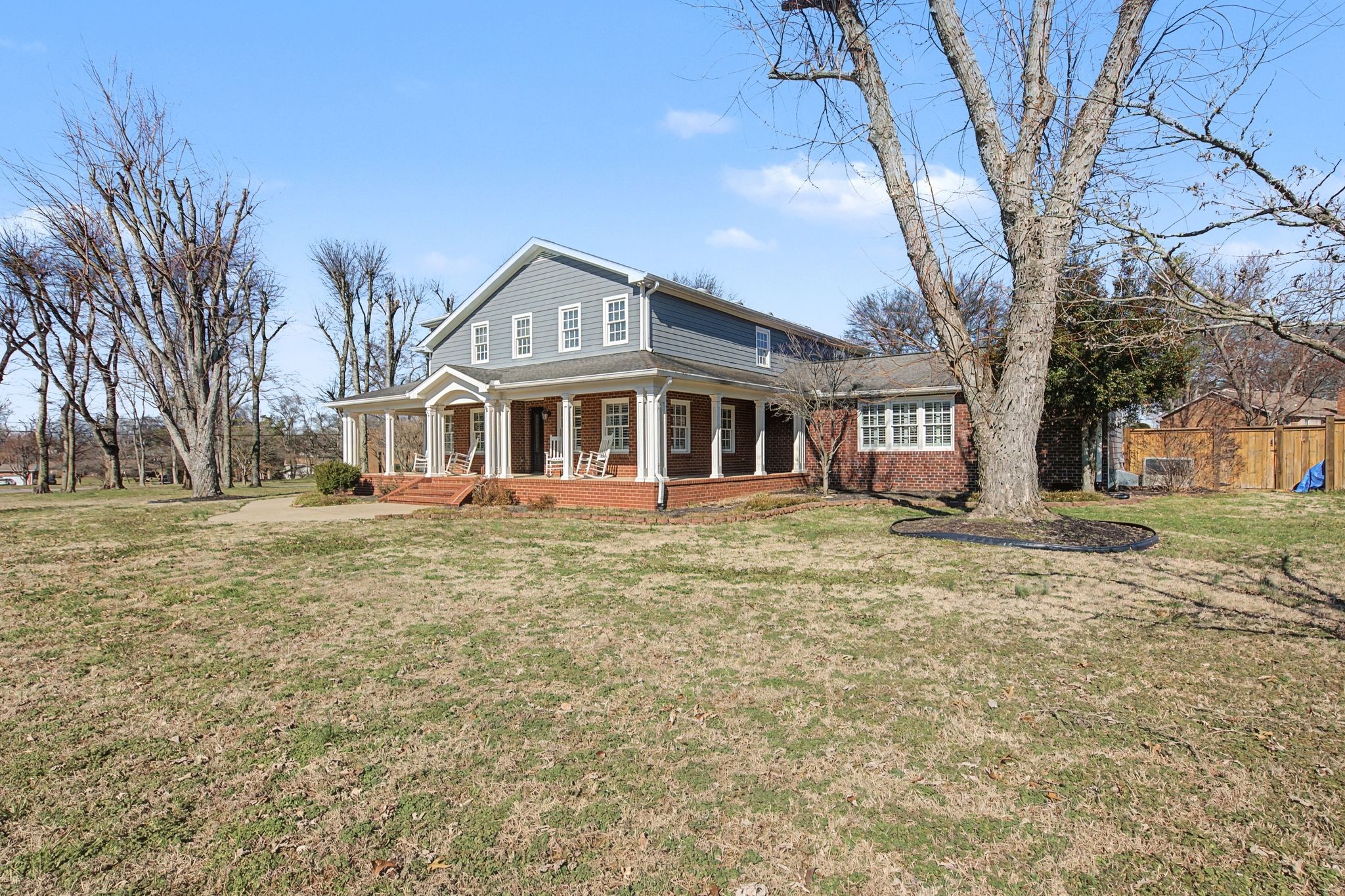 5032 Twin Lakes Dr
