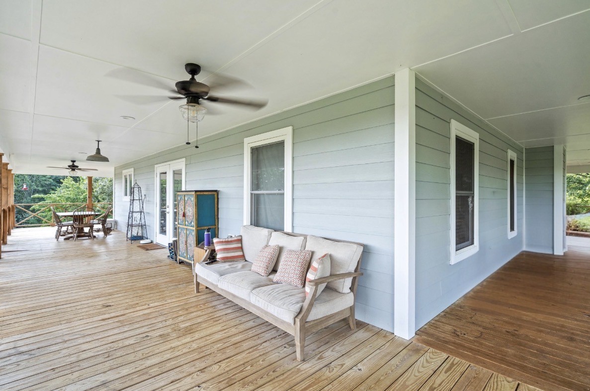 554 Hayes Ridge Rd