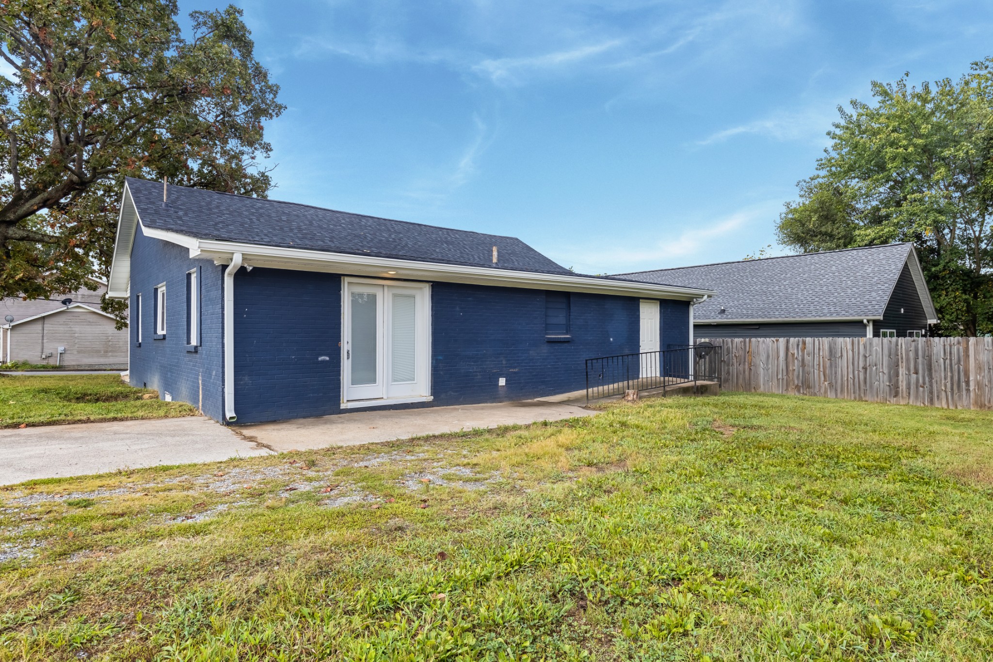 122 22nd Ave, E