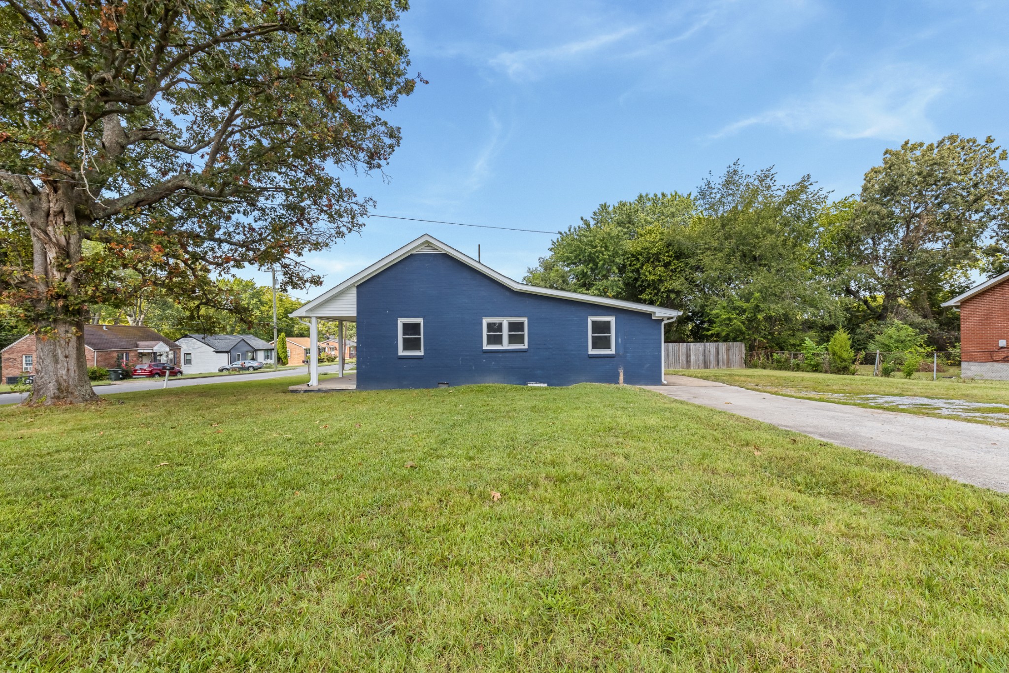 122 22nd Ave, E