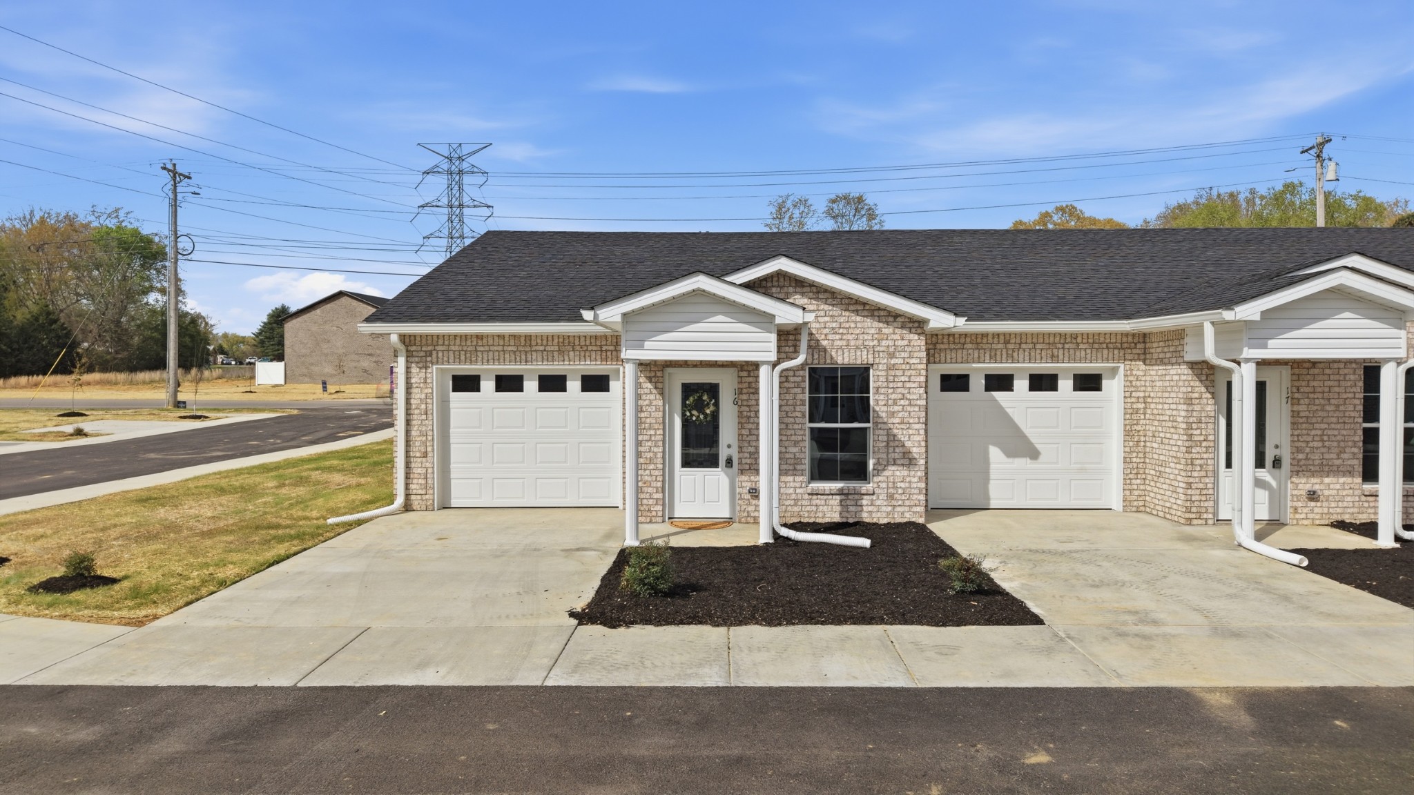 741 Kings Ln