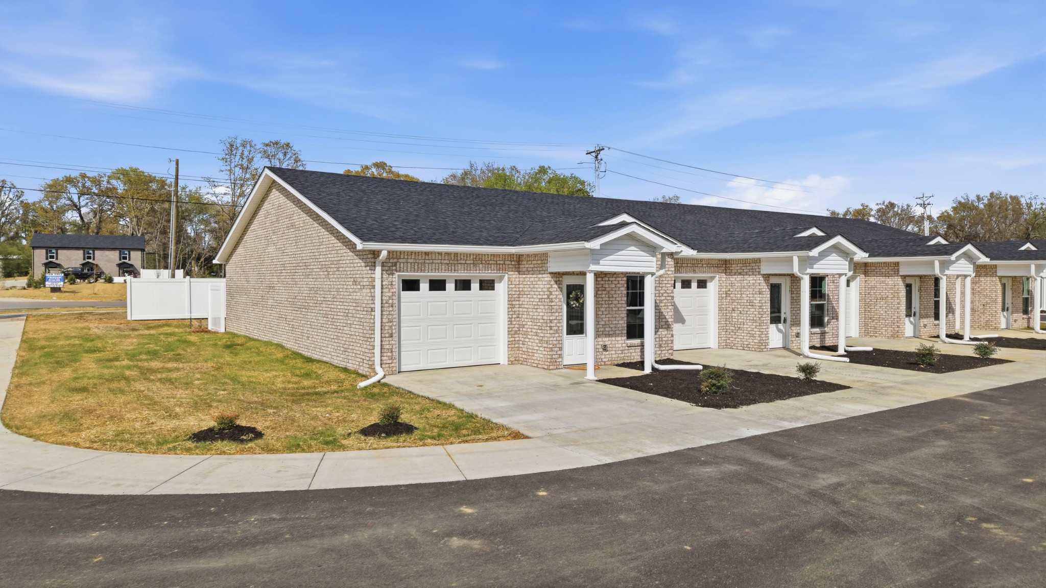 741 Kings Ln