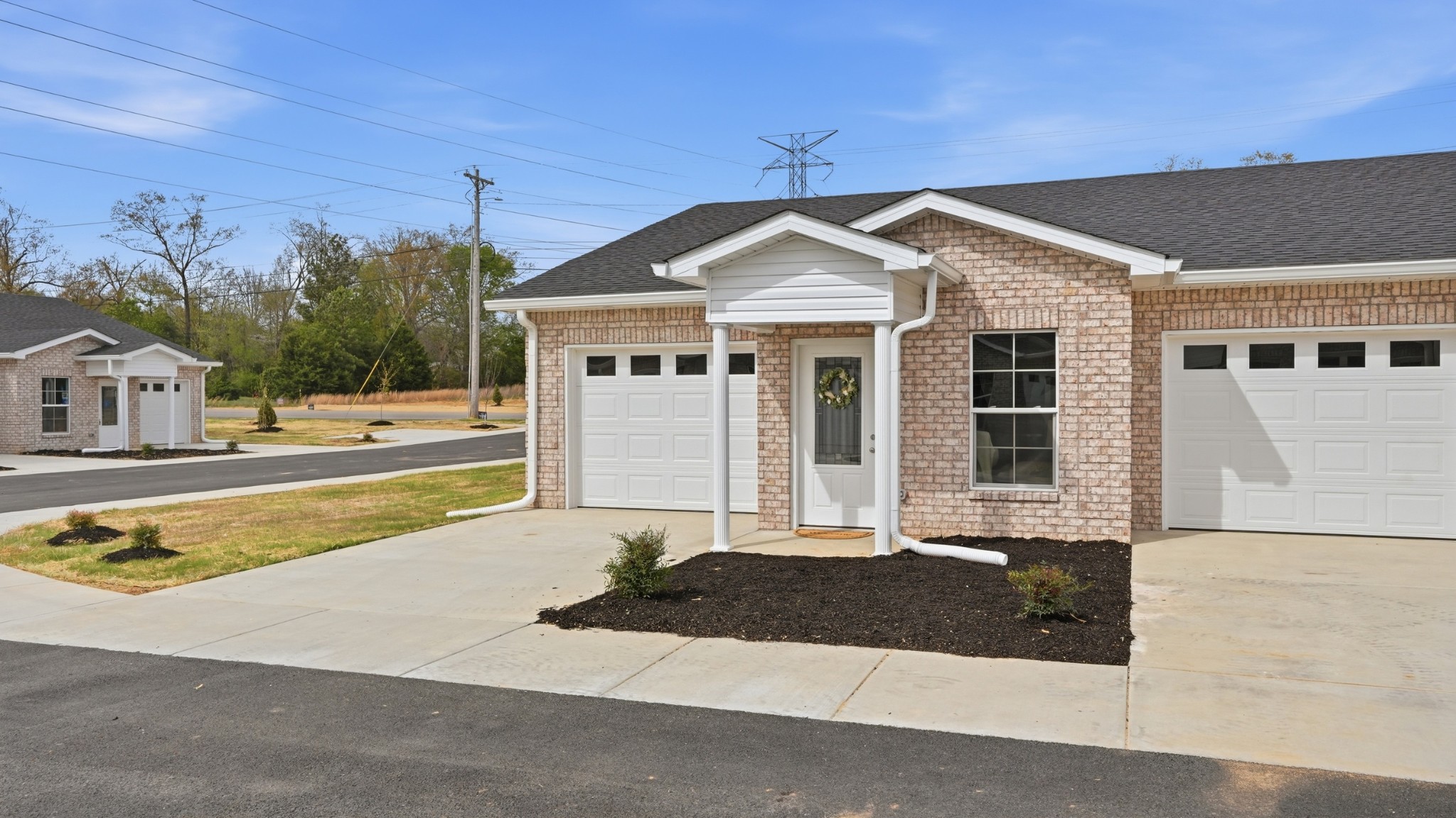 741 Kings Ln