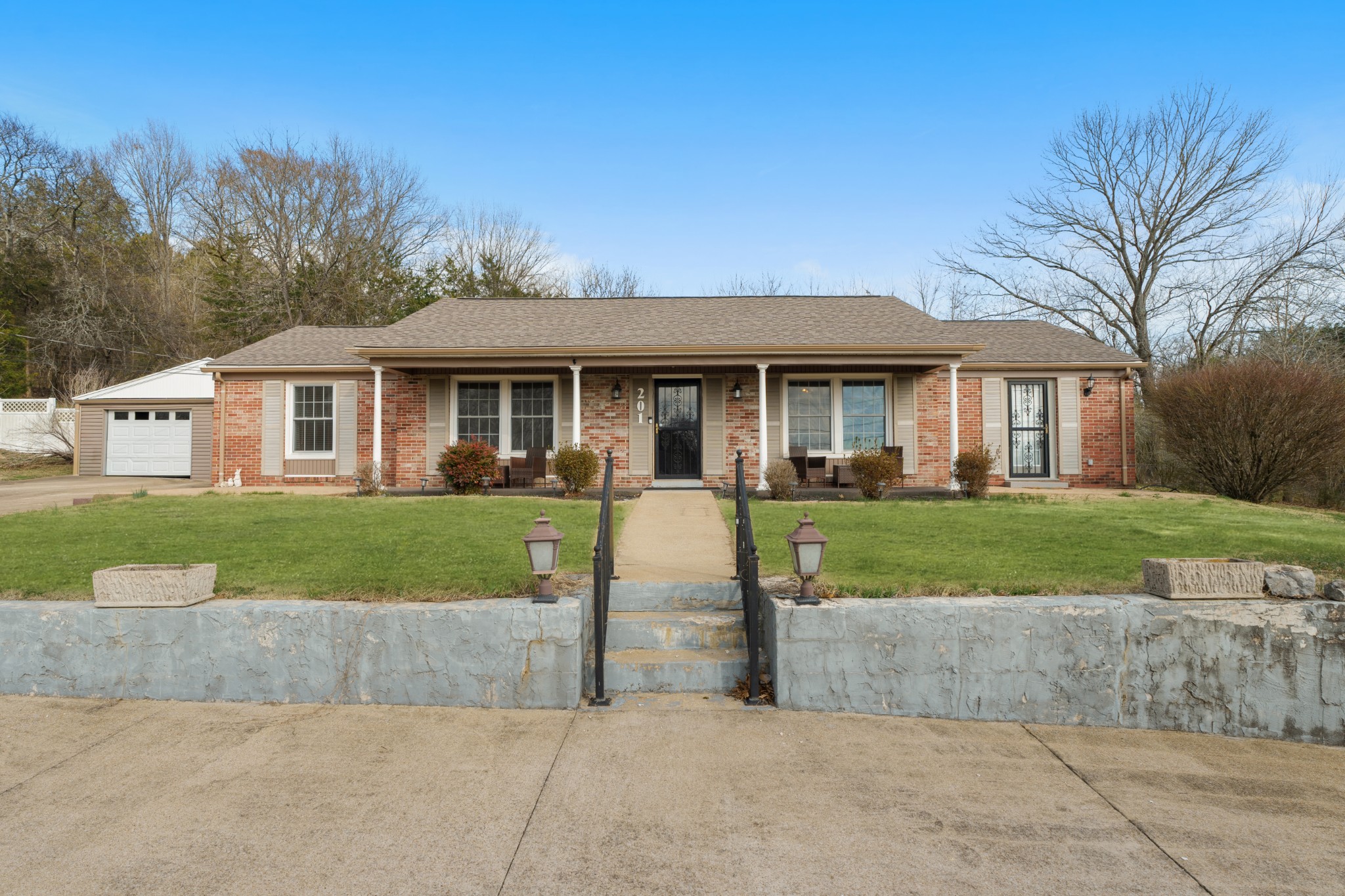 201 Glendale Cir