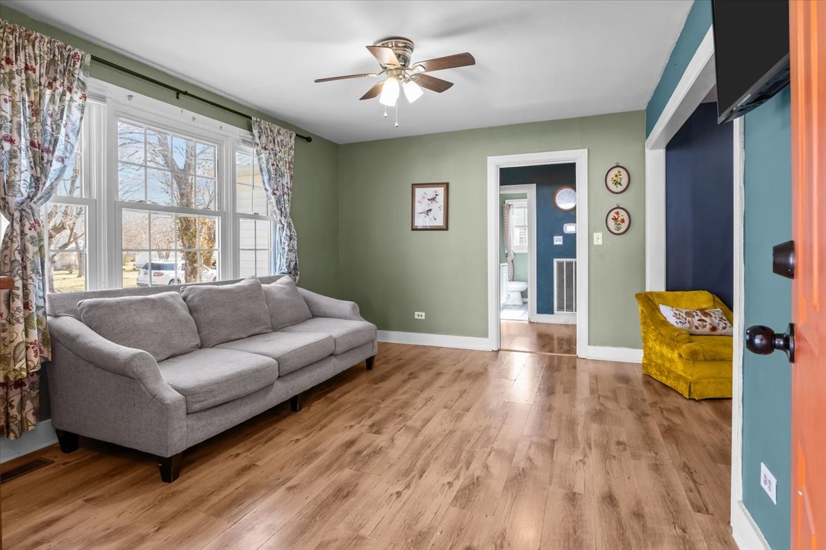 102 Sutton Ave
