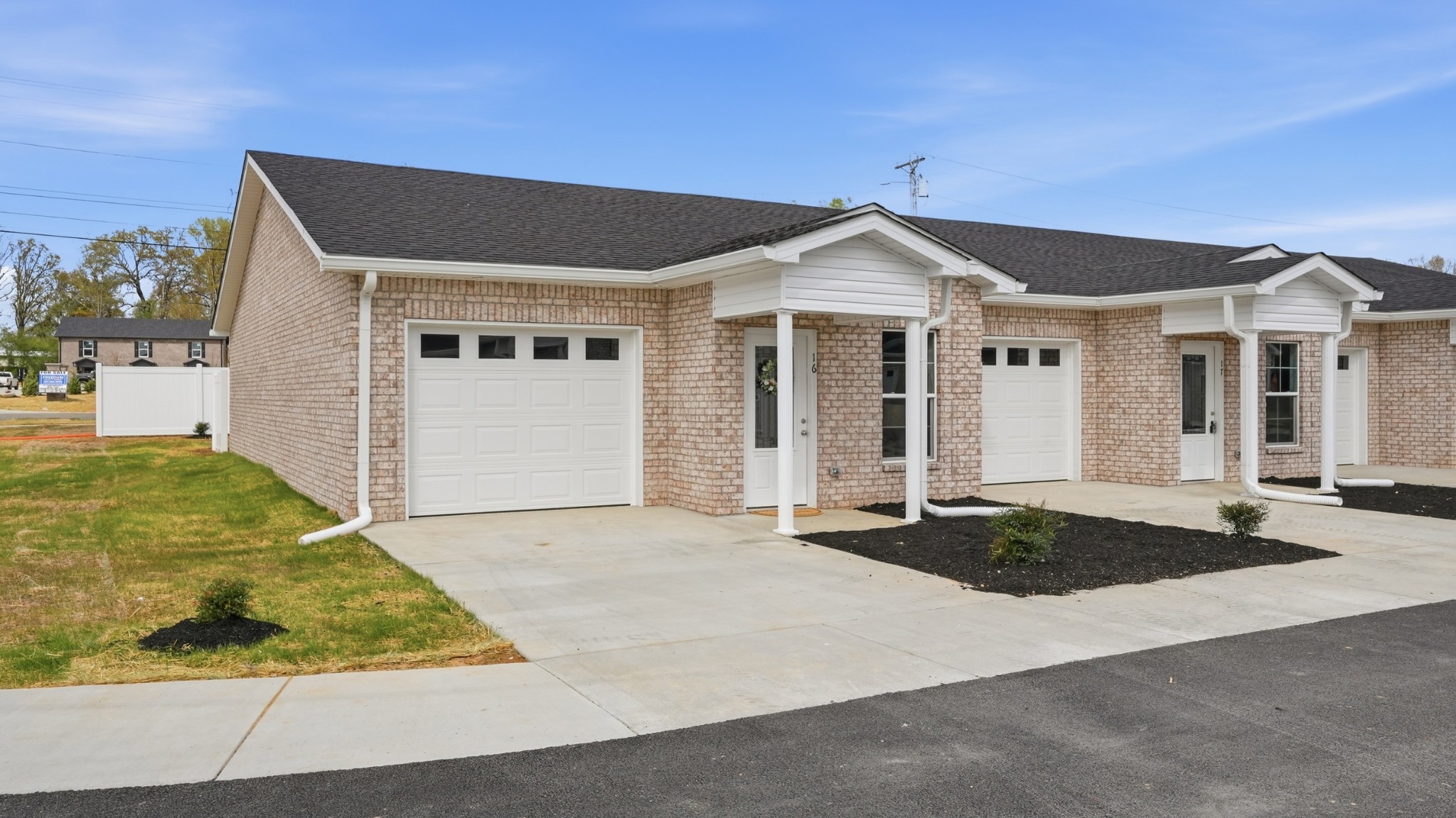 741 Kings Ln