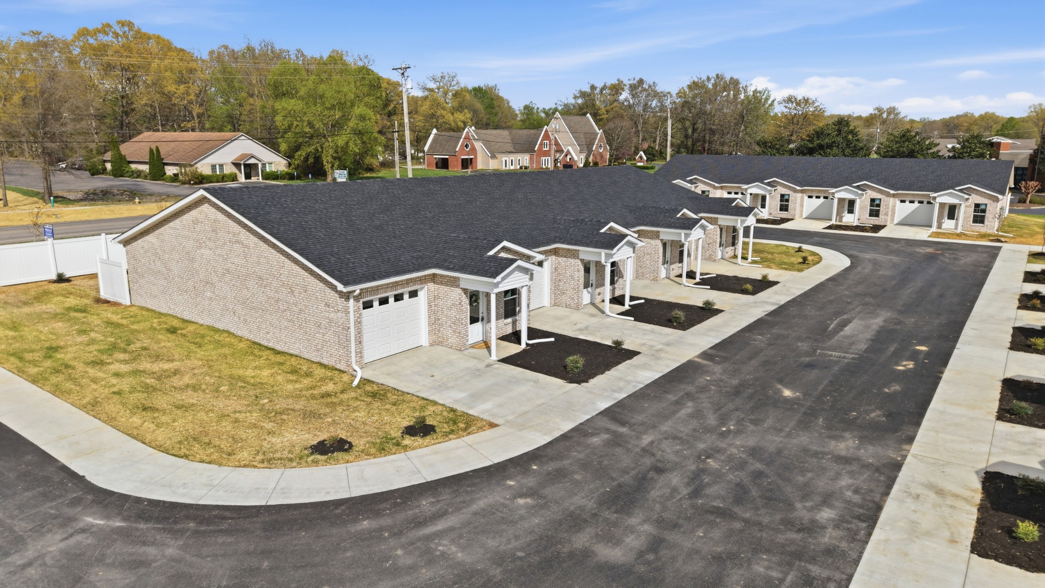 741 Kings Ln