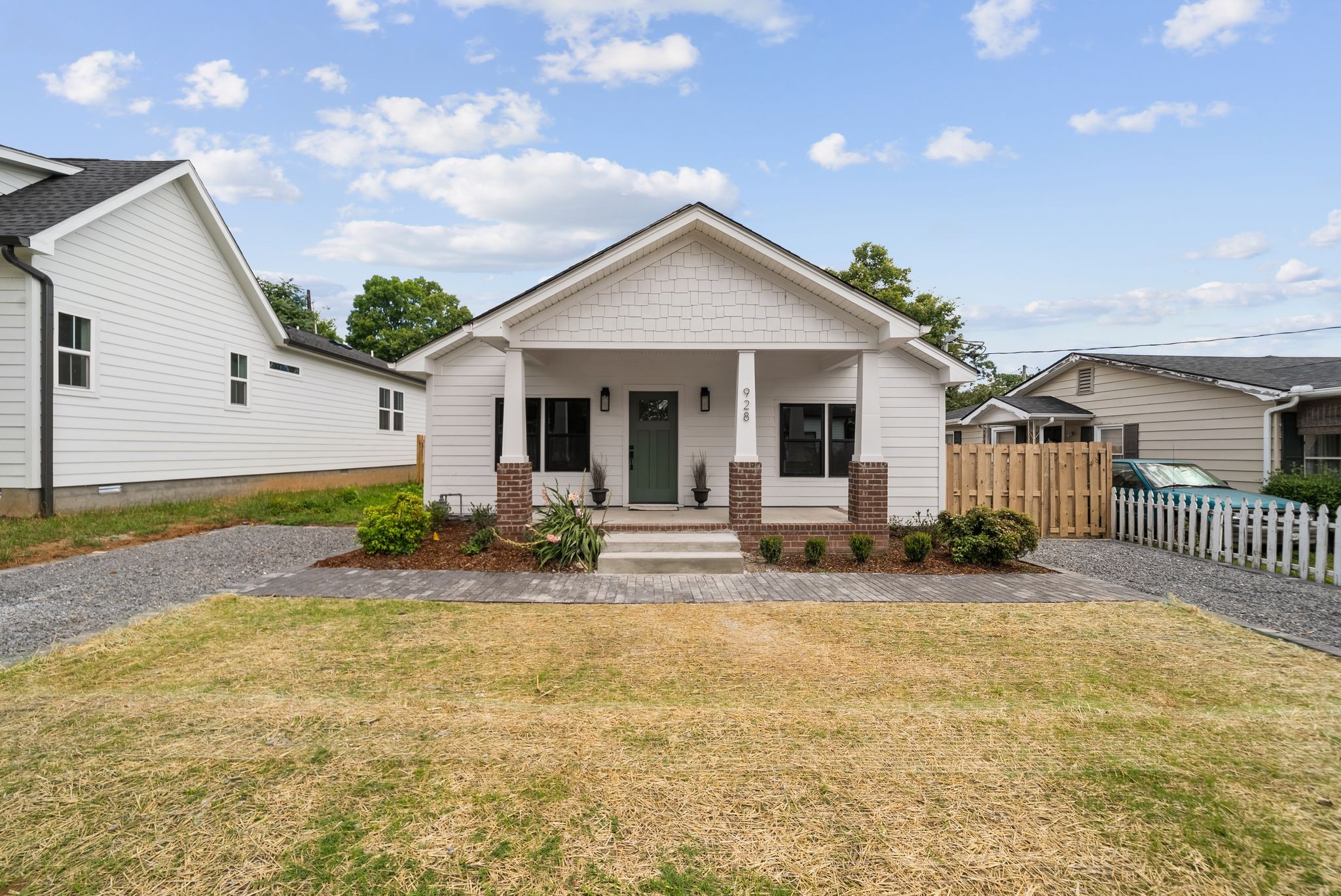928 Glass St