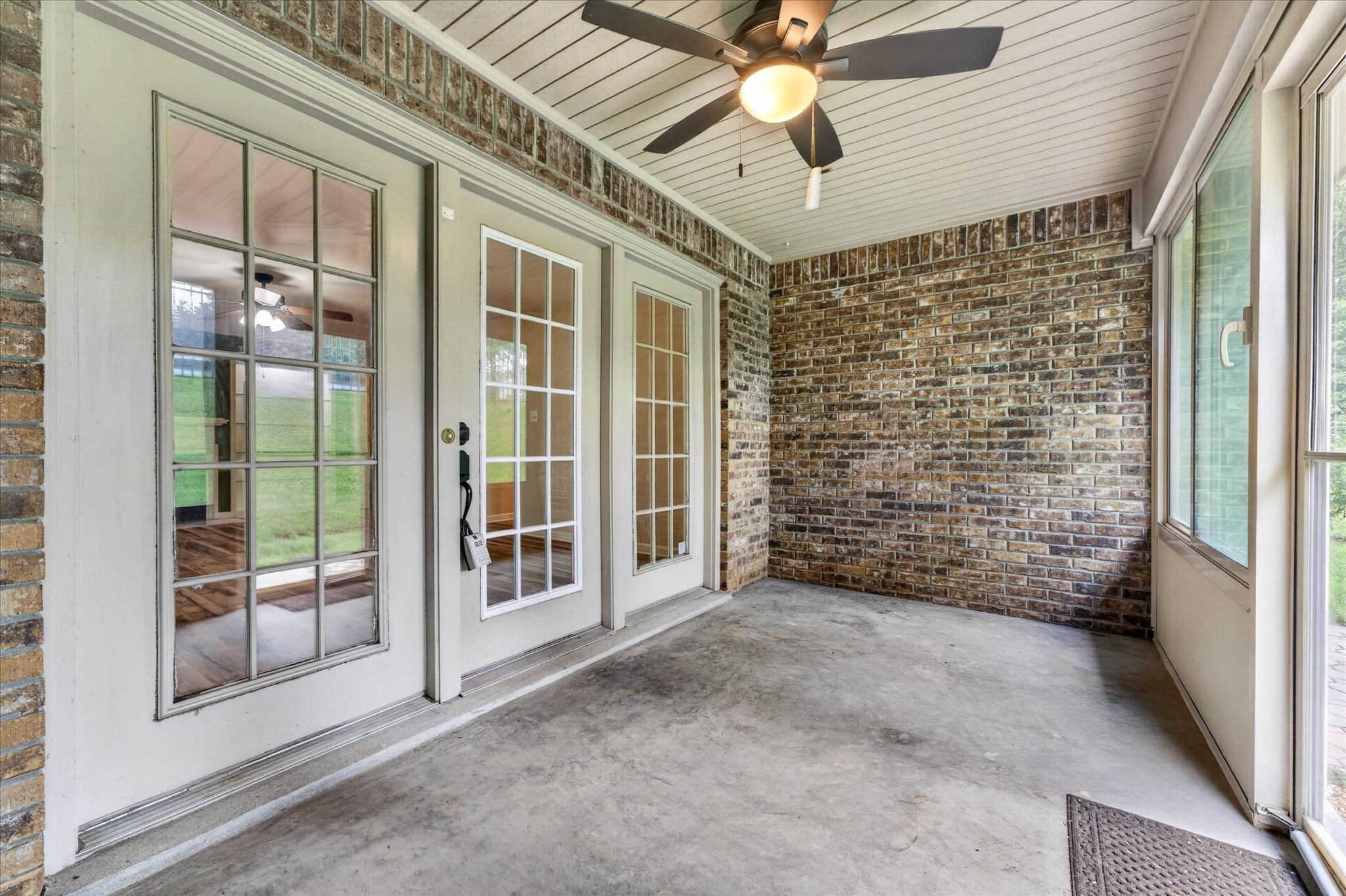 457 Country Club Ct