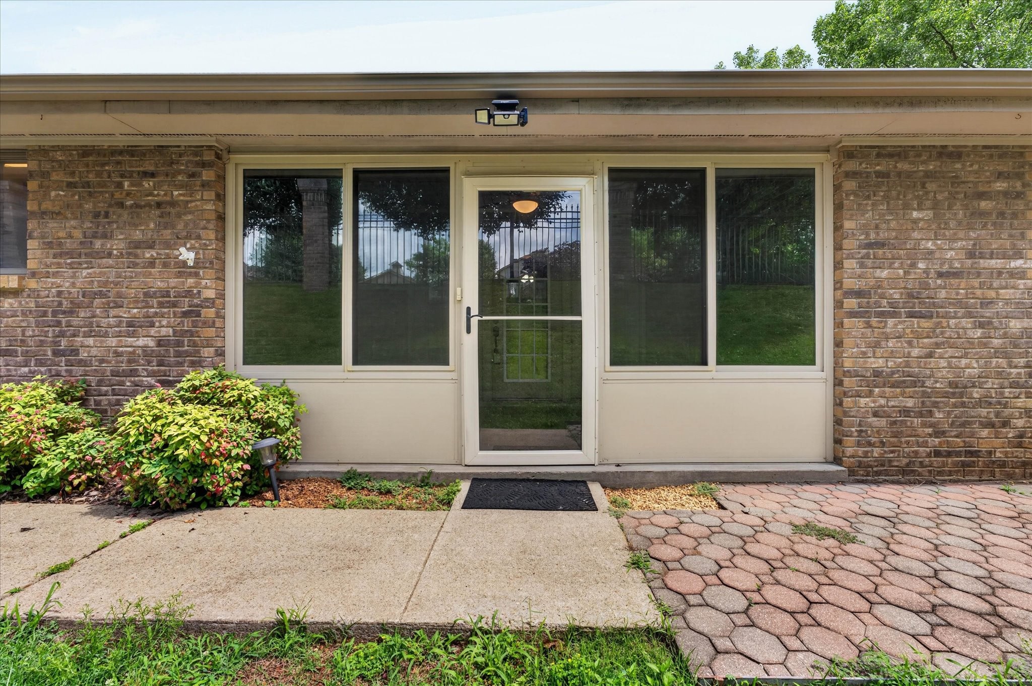 457 Country Club Ct