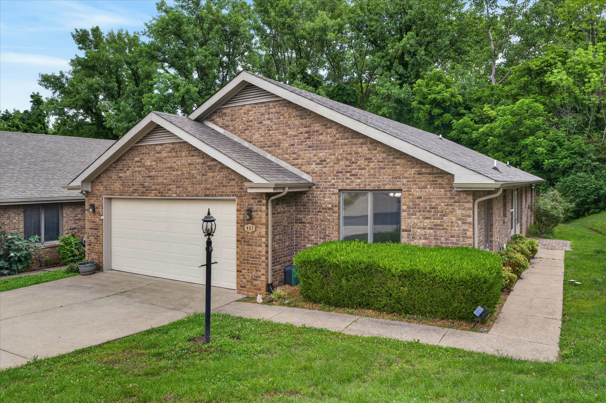 457 Country Club Ct
